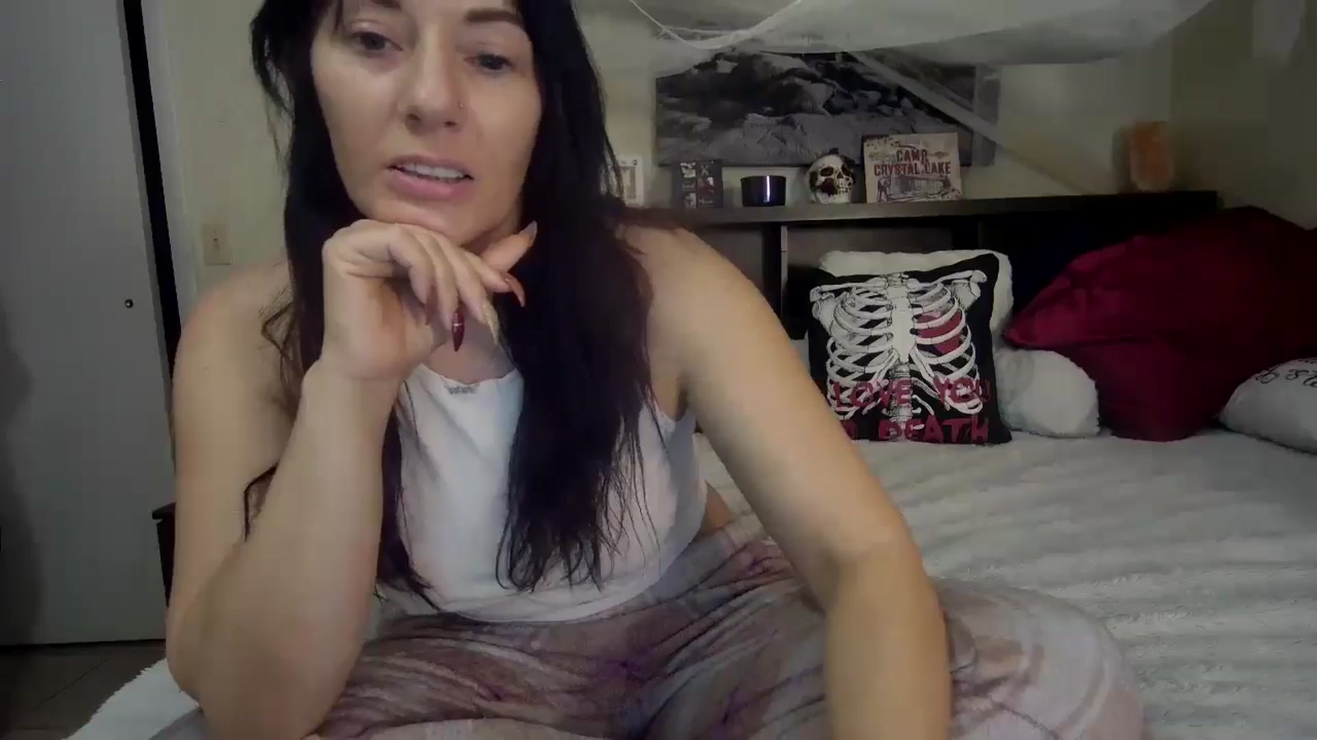Gallery image thumbnail from CrystalLake's myfreecams stream on, 06/18/2024, 08:01 image 3 of 20