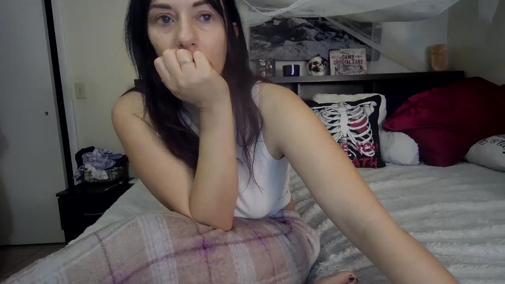 Gallery image thumbnail from CrystalLake's myfreecams stream on, 06/18/2024, 08:01 image 6 of 20