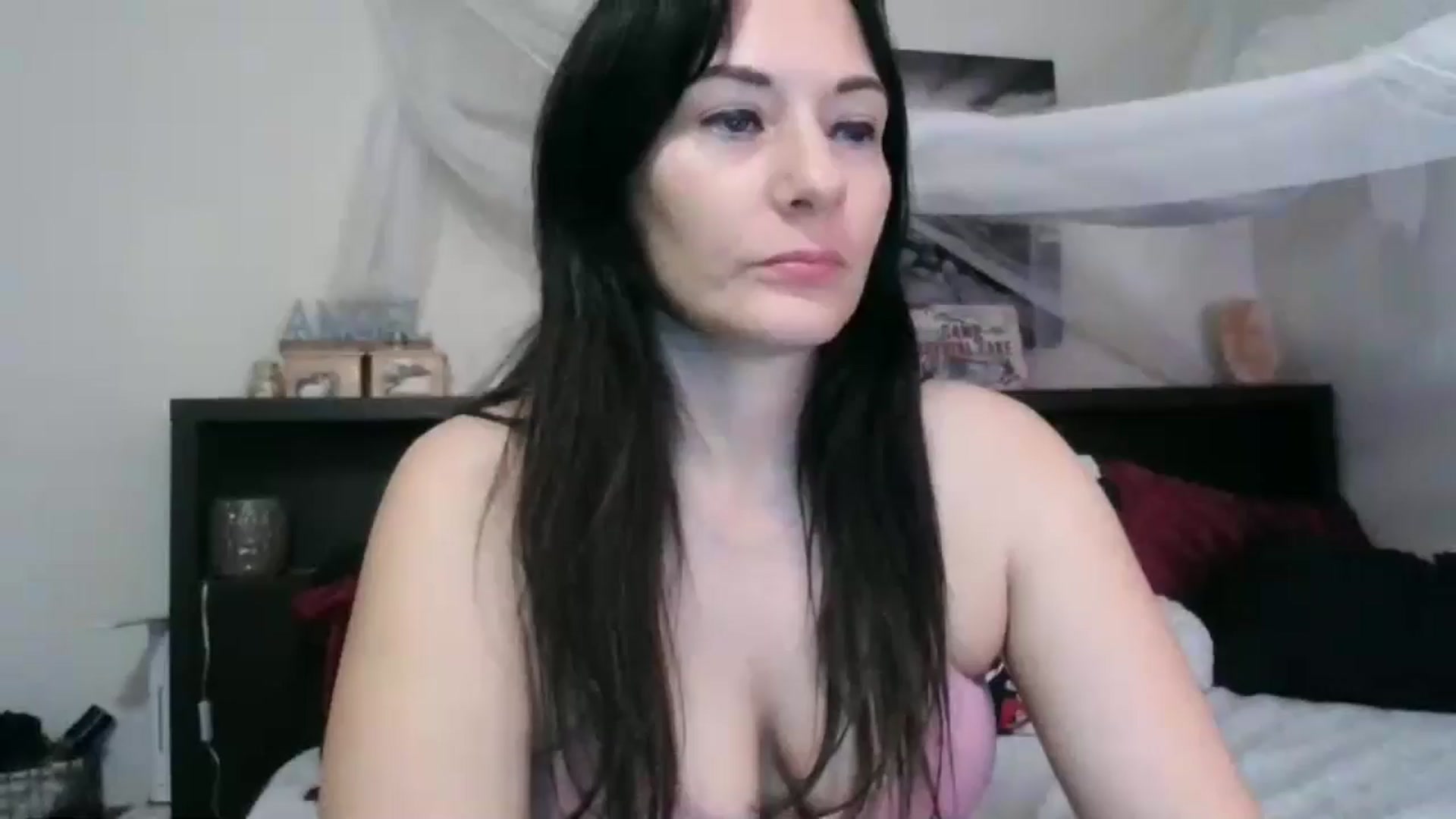 Gallery image thumbnail from CrystalLake's myfreecams stream on, 06/20/2024, 07:08 image 19 of 20