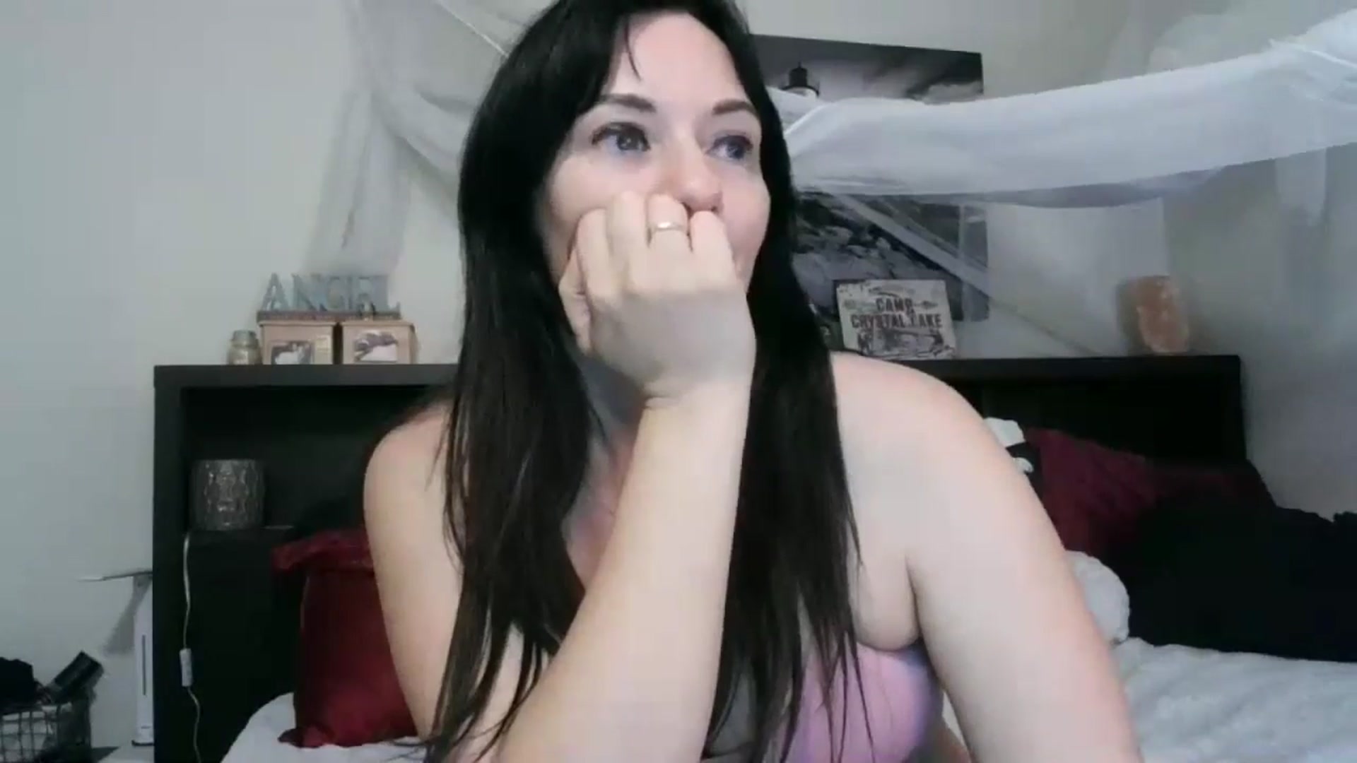 Gallery image thumbnail from CrystalLake's myfreecams stream on, 06/20/2024, 07:08 image 17 of 20