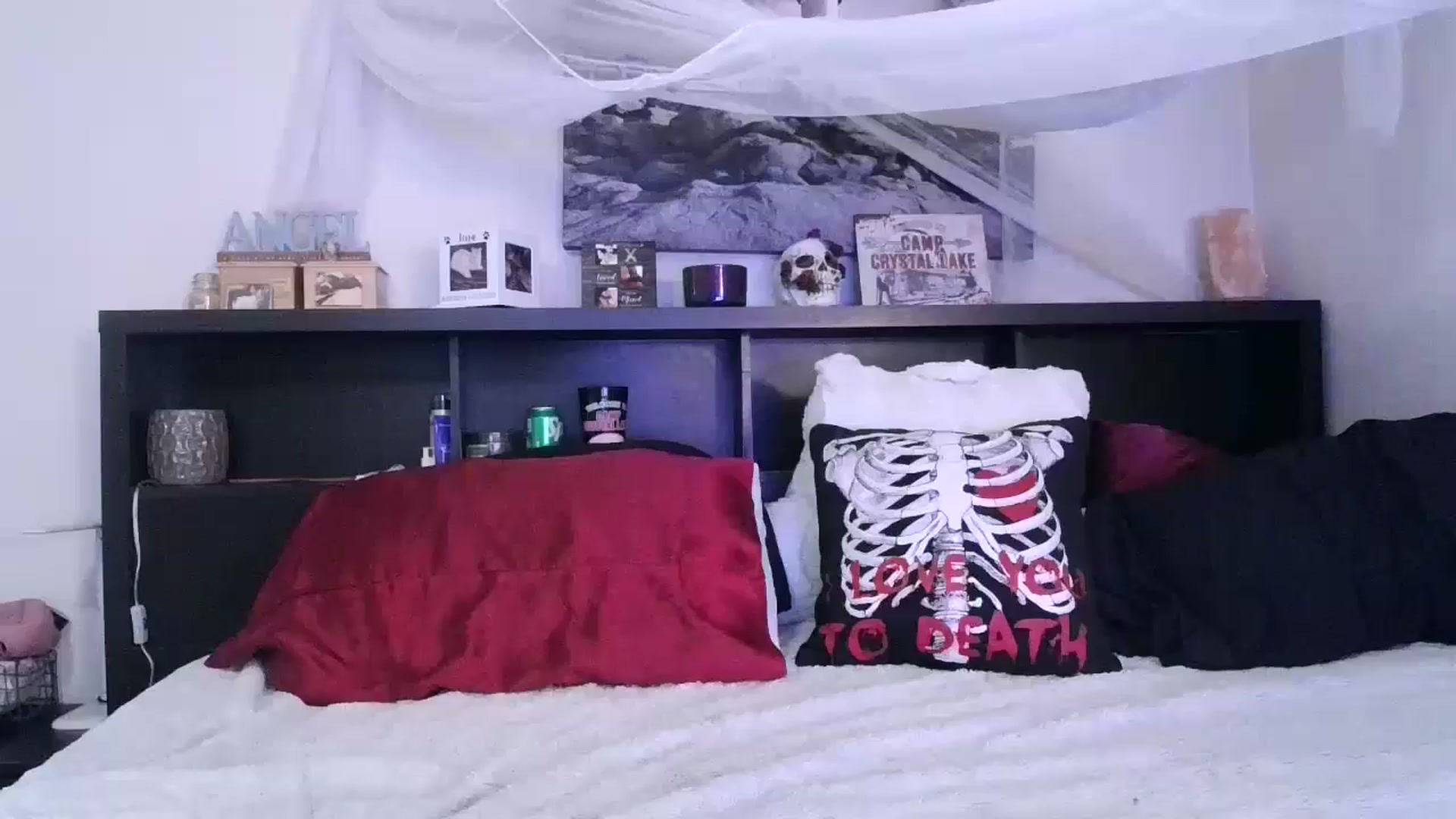 Gallery image thumbnail from CrystalLake's myfreecams stream on, 06/22/2024, 08:31 image 10 of 20