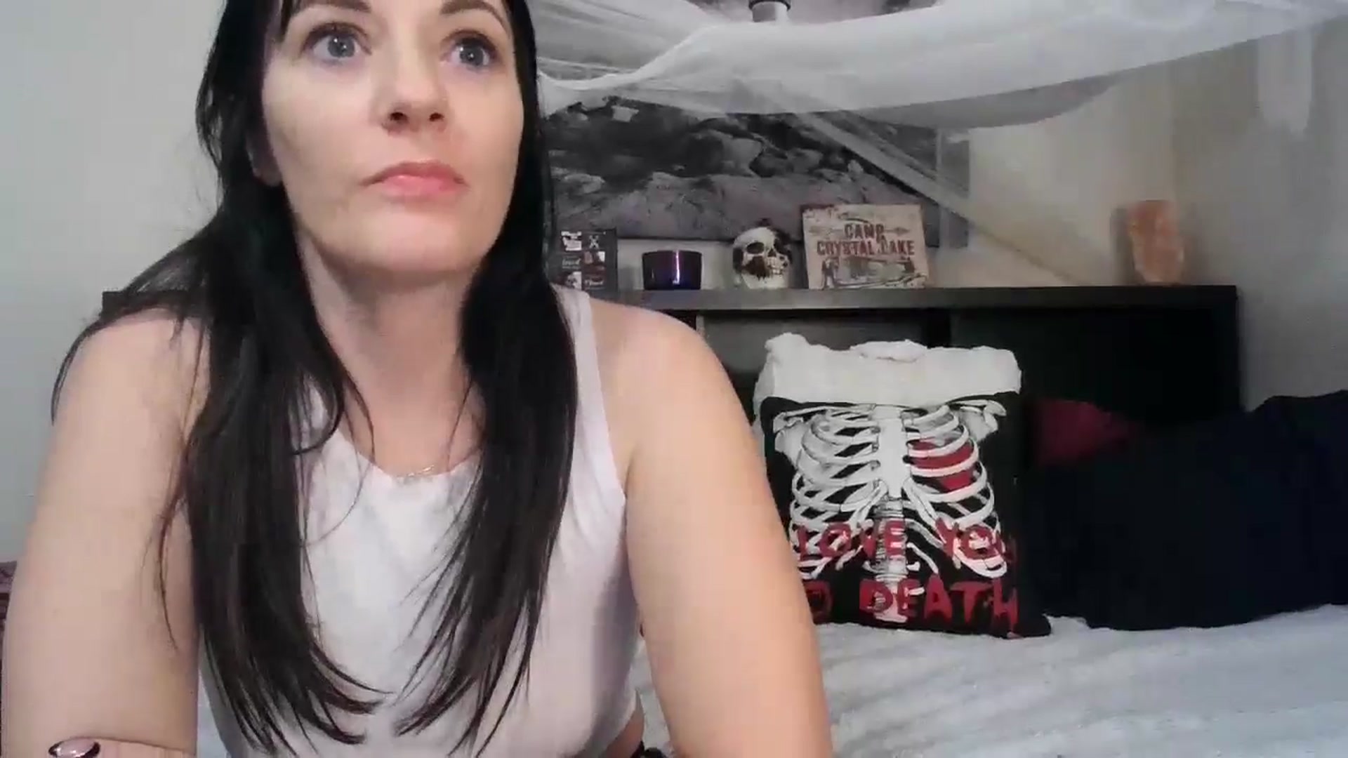Gallery image thumbnail from CrystalLake's myfreecams stream on, 06/22/2024, 08:31 image 5 of 20