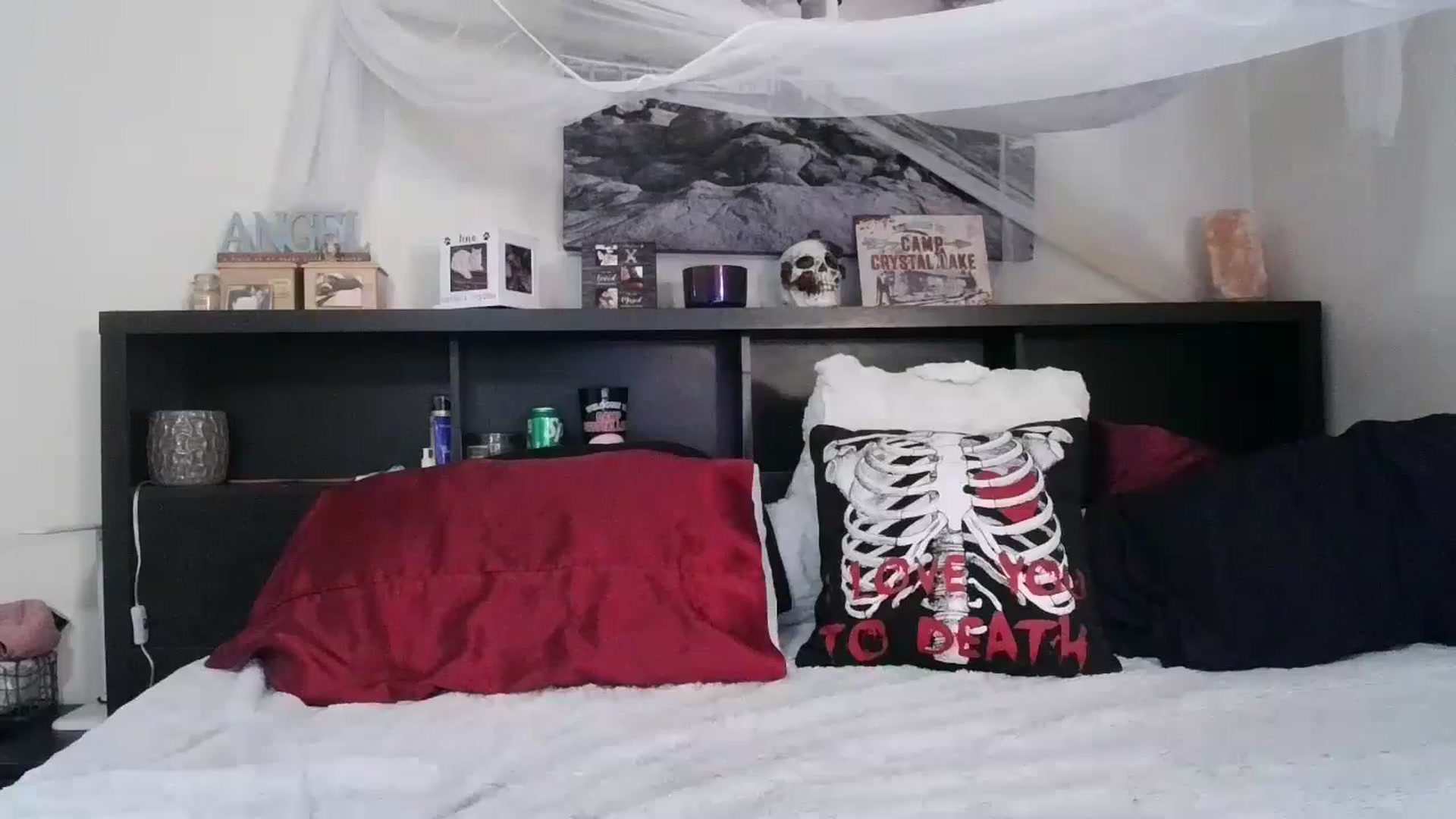 Gallery image thumbnail from CrystalLake's myfreecams stream on, 06/22/2024, 08:31 image 13 of 20