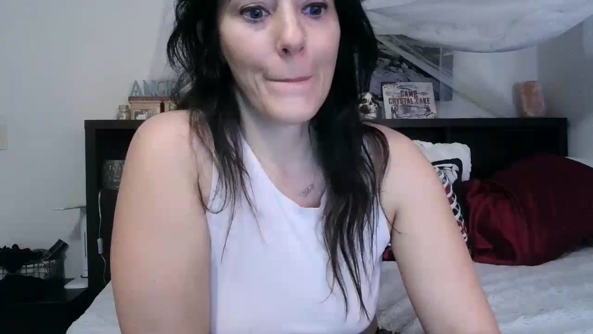 Gallery image thumbnail from CrystalLake's myfreecams stream on, 06/24/2024, 07:38 image 9 of 20