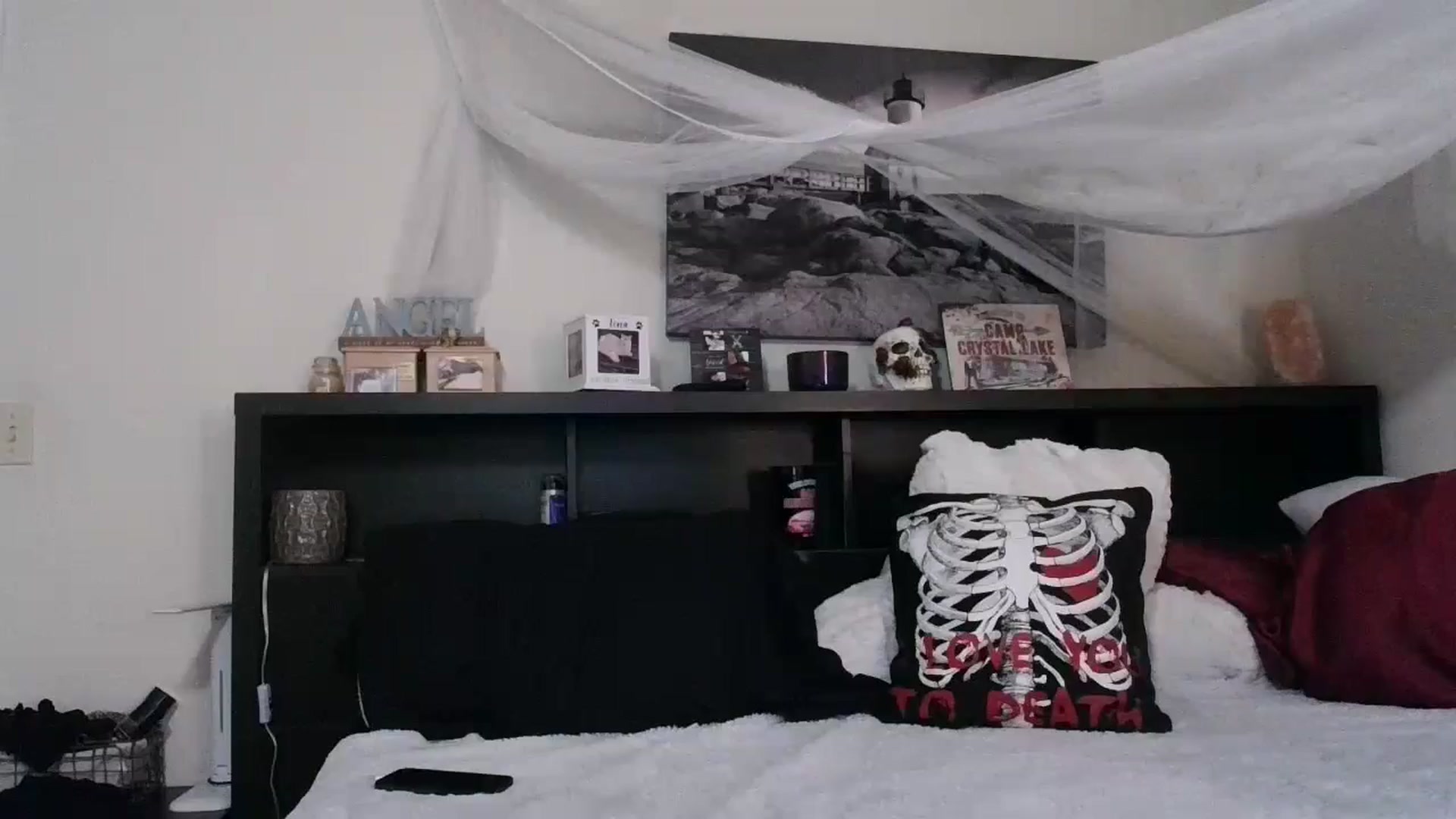 Gallery image thumbnail from CrystalLake's myfreecams stream on, 06/24/2024, 07:38 image 2 of 20