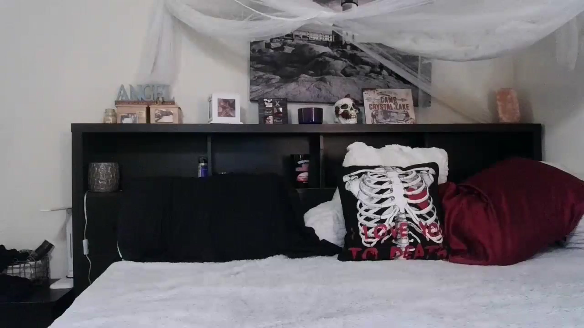 Gallery image thumbnail from CrystalLake's myfreecams stream on, 06/24/2024, 07:38 image 3 of 20