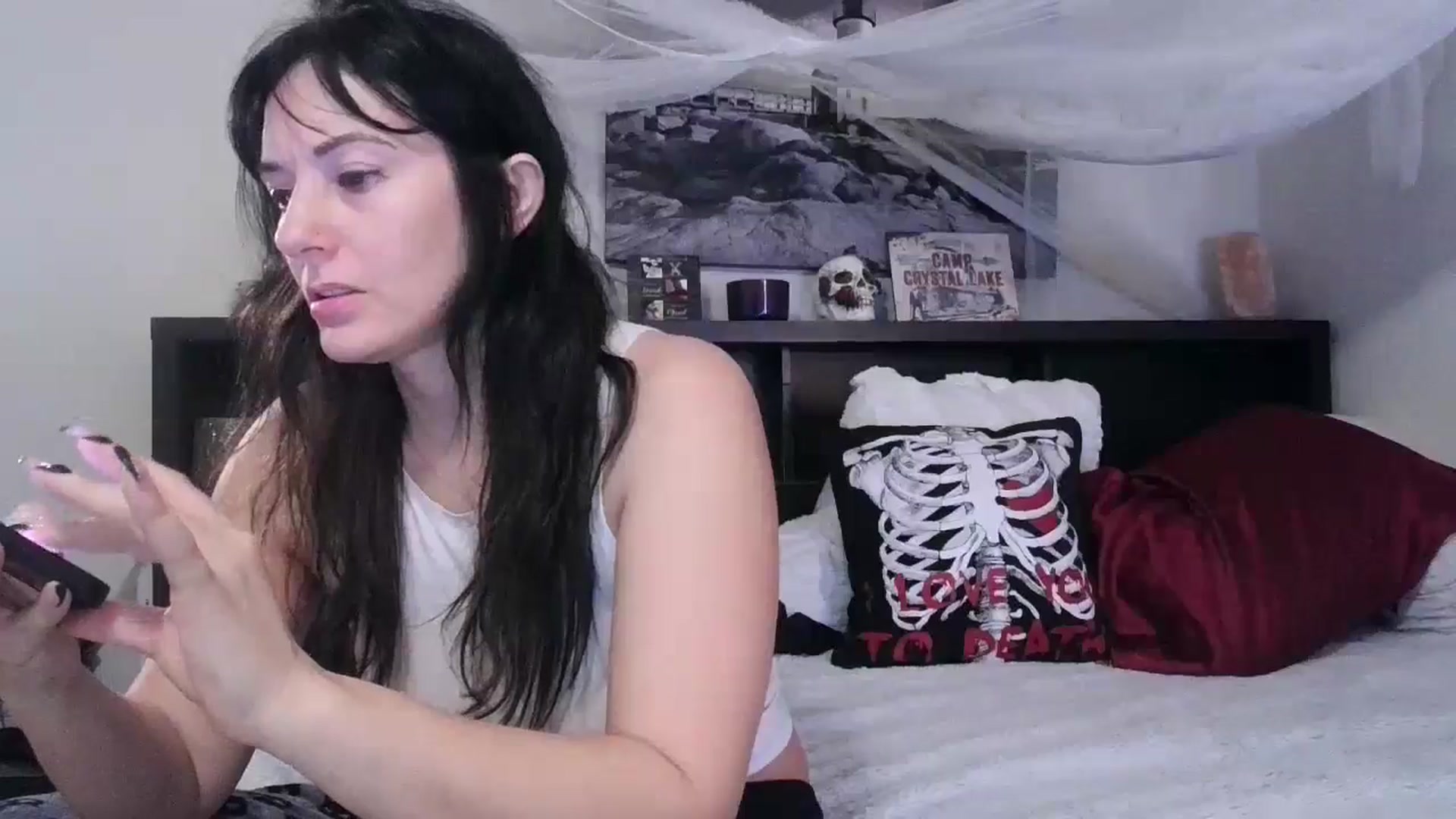 Gallery image thumbnail from CrystalLake's myfreecams stream on, 06/24/2024, 07:38 image 12 of 20