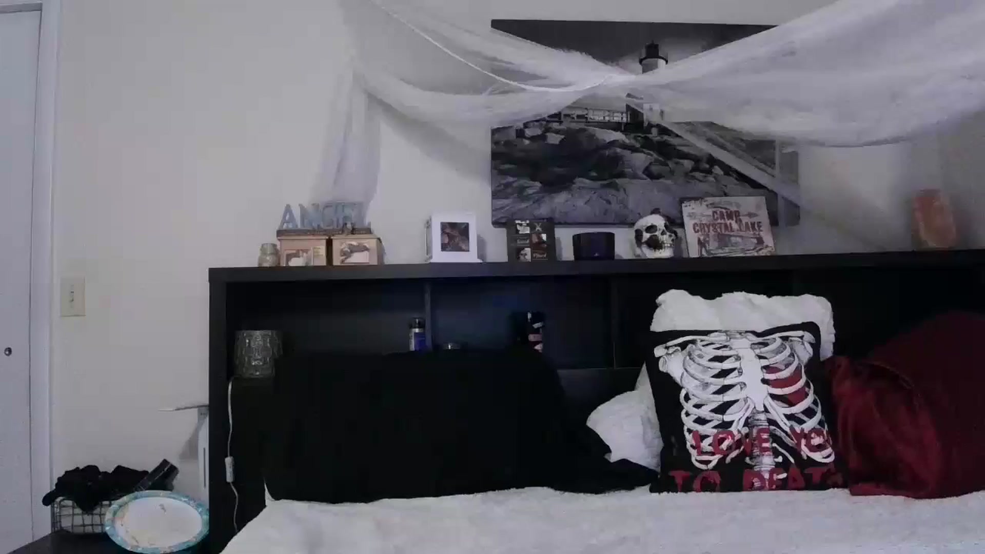 Gallery image thumbnail from CrystalLake's myfreecams stream on, 06/24/2024, 10:09 image 20 of 20