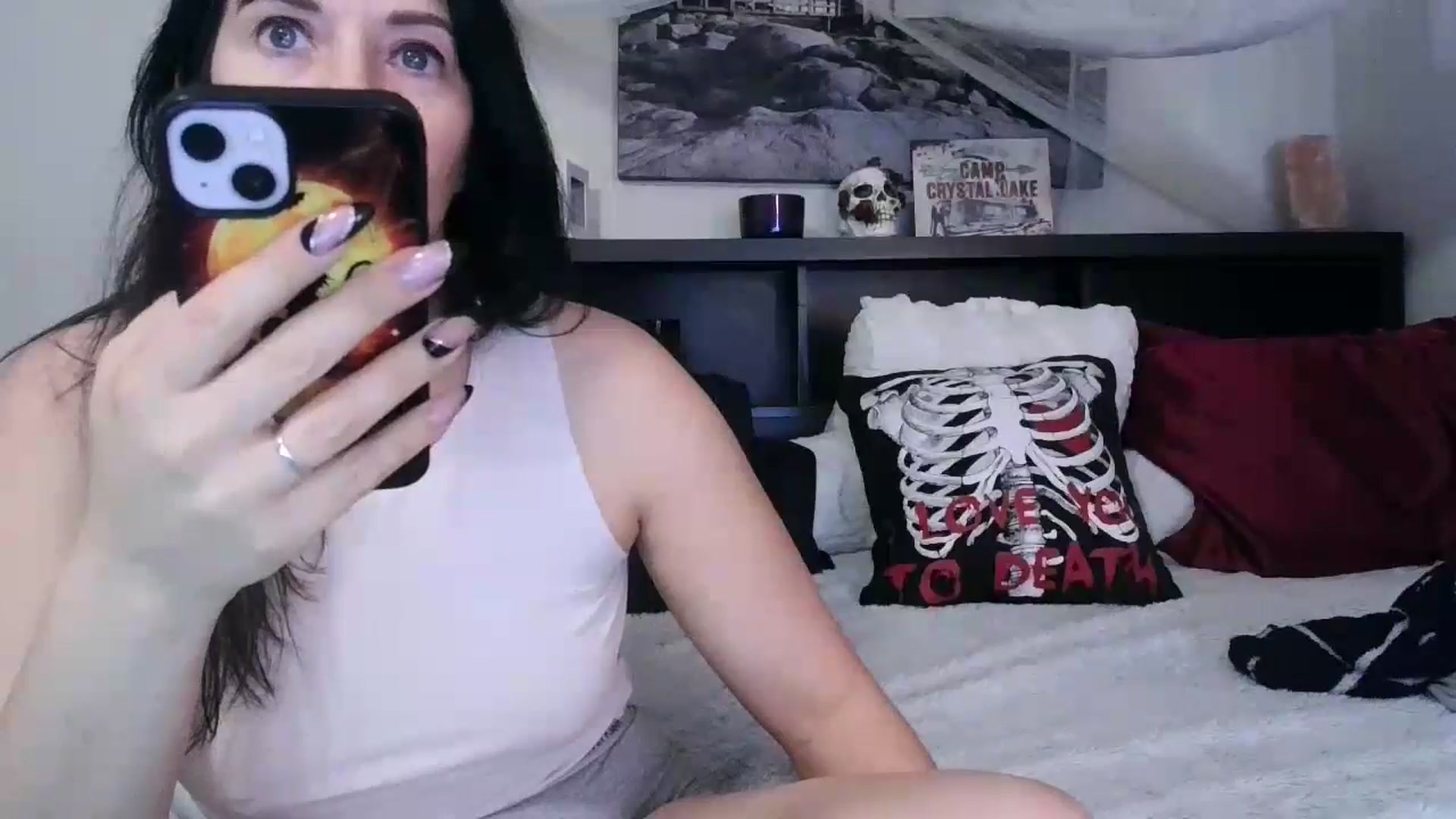 Gallery image thumbnail from CrystalLake's myfreecams stream on, 06/25/2024, 08:24 image 14 of 20