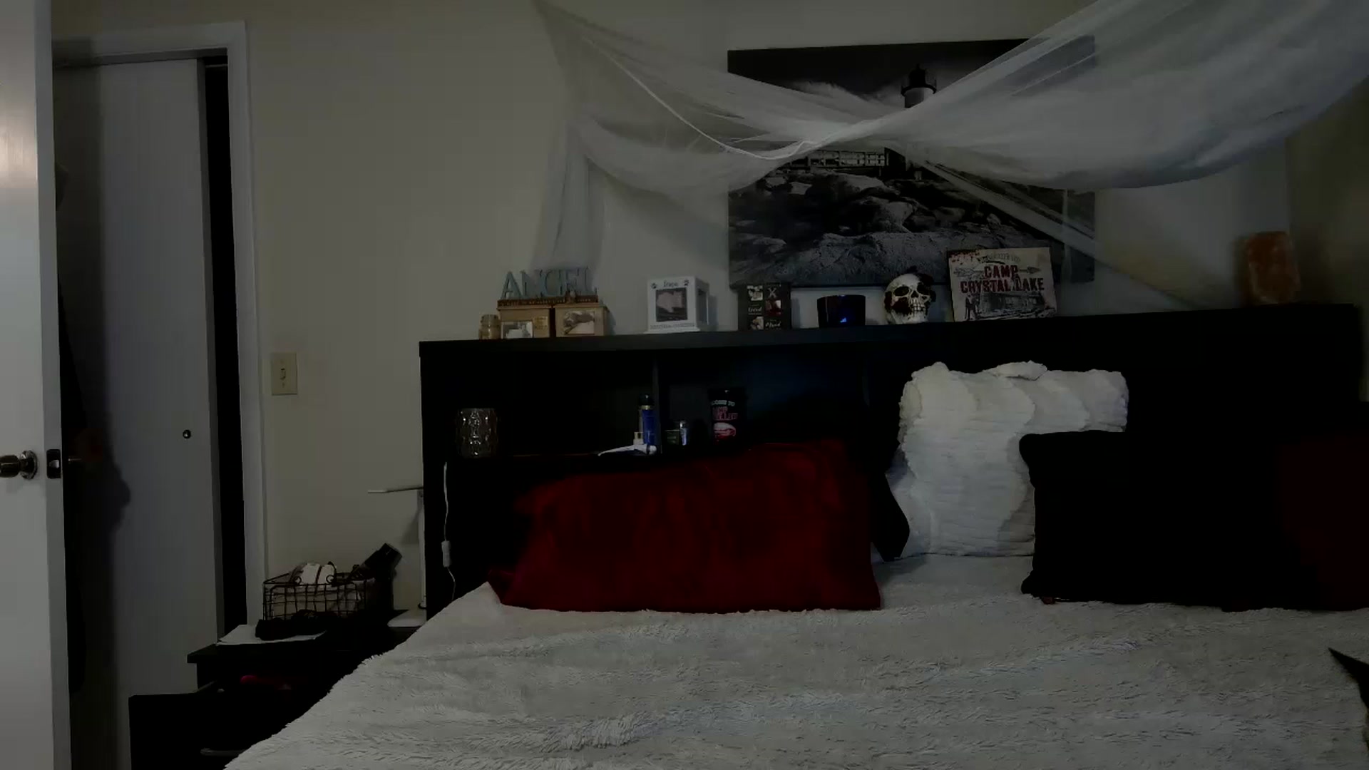 Gallery image thumbnail from CrystalLake's myfreecams stream on, 06/26/2024, 07:31 image 1 of 20