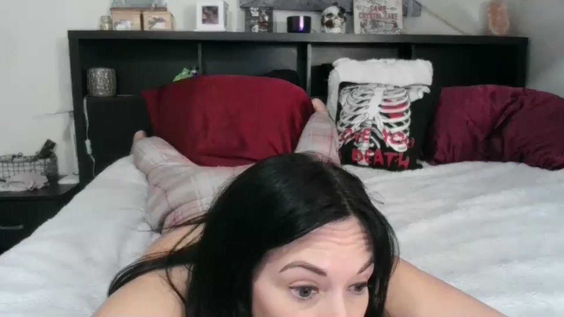 Gallery image thumbnail from CrystalLake's myfreecams stream on, 06/27/2024, 07:05 image 3 of 20