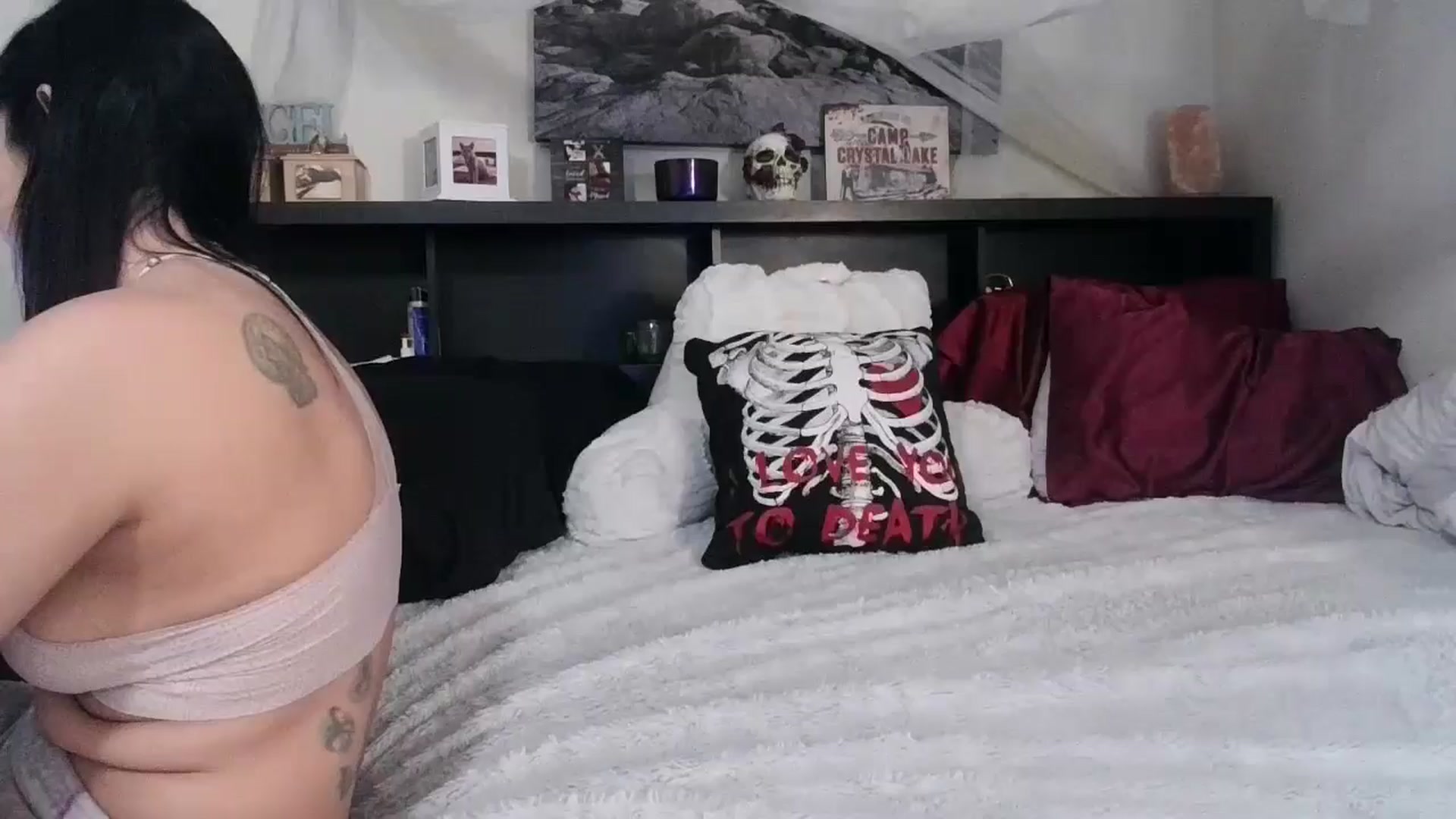 Gallery image thumbnail from CrystalLake's myfreecams stream on, 07/02/2024, 06:09 image 6 of 20