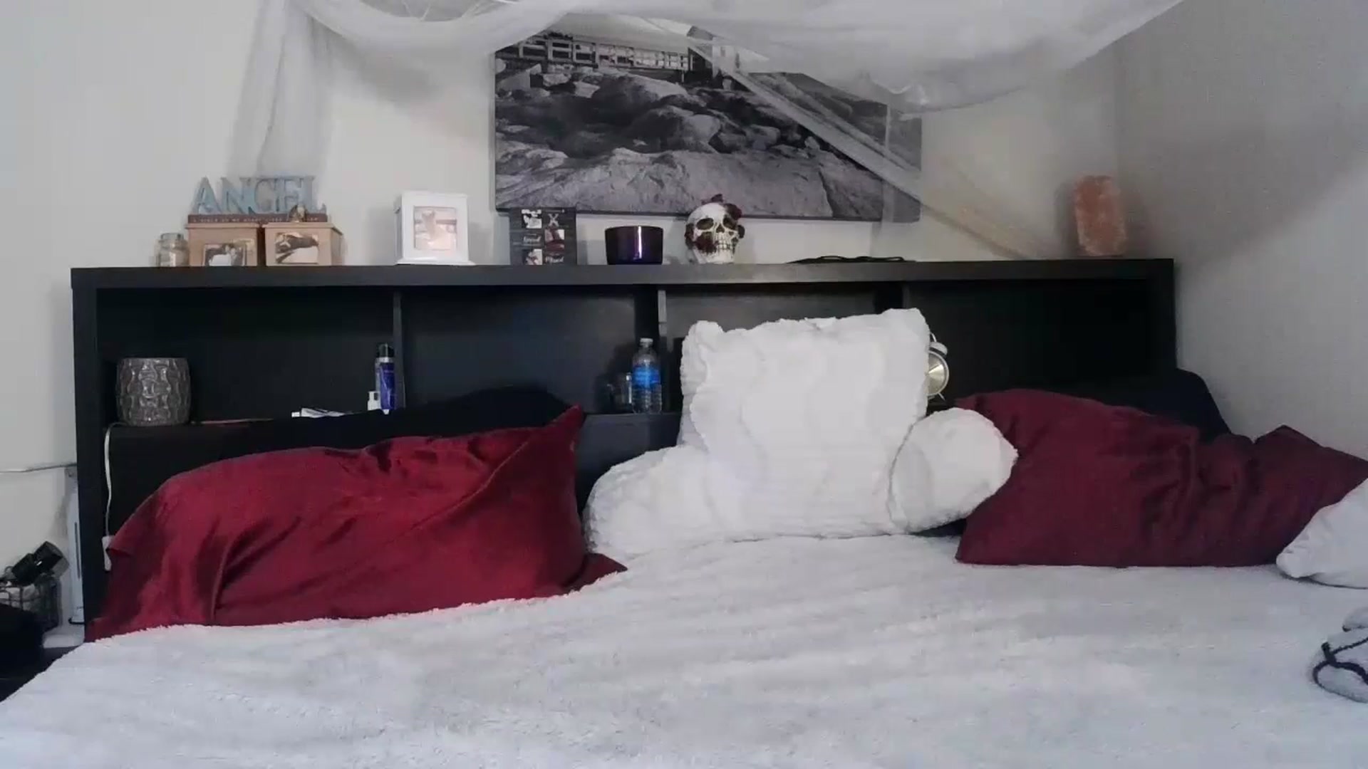 Gallery image thumbnail from CrystalLake's myfreecams stream on, 07/03/2024, 08:37 image 17 of 20