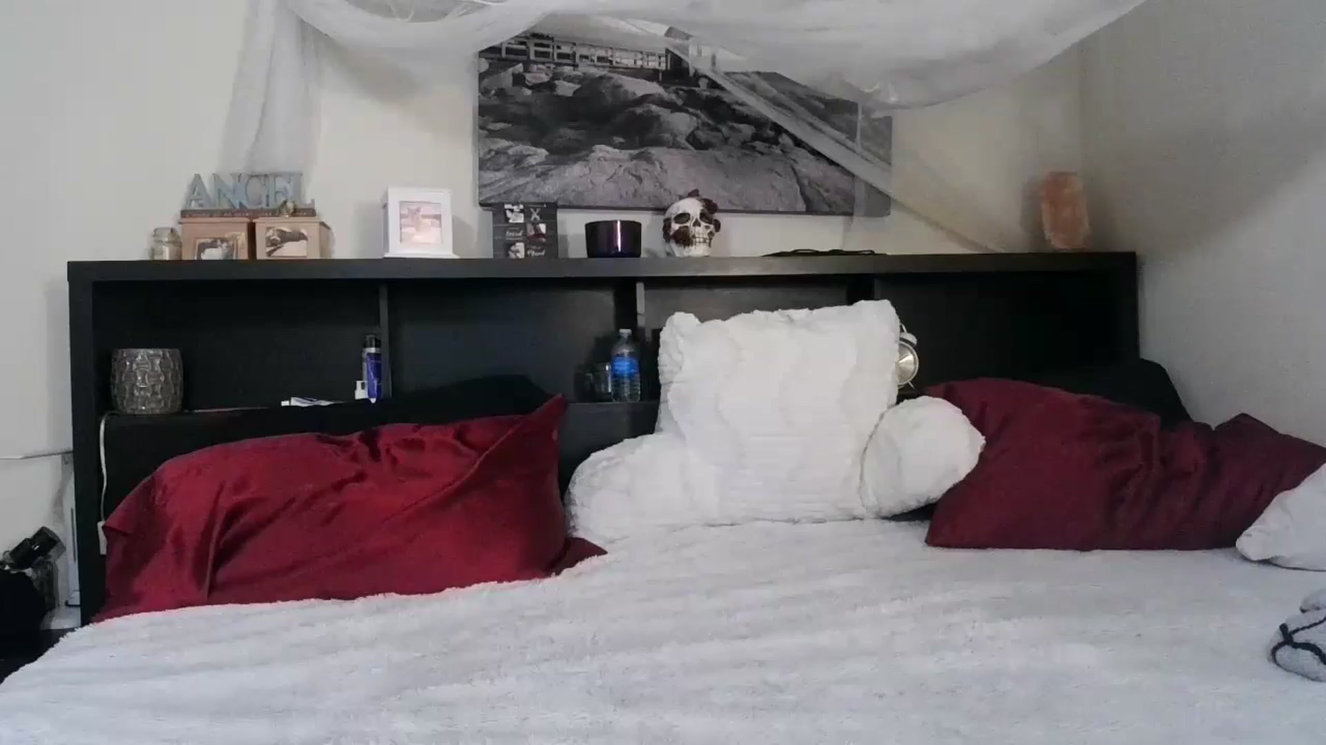 Gallery image thumbnail from CrystalLake's myfreecams stream on, 07/03/2024, 08:37 image 11 of 20