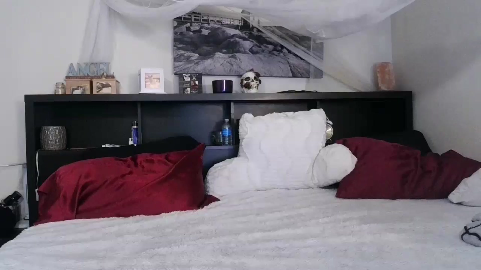 Gallery image thumbnail from CrystalLake's myfreecams stream on, 07/03/2024, 08:37 image 14 of 20