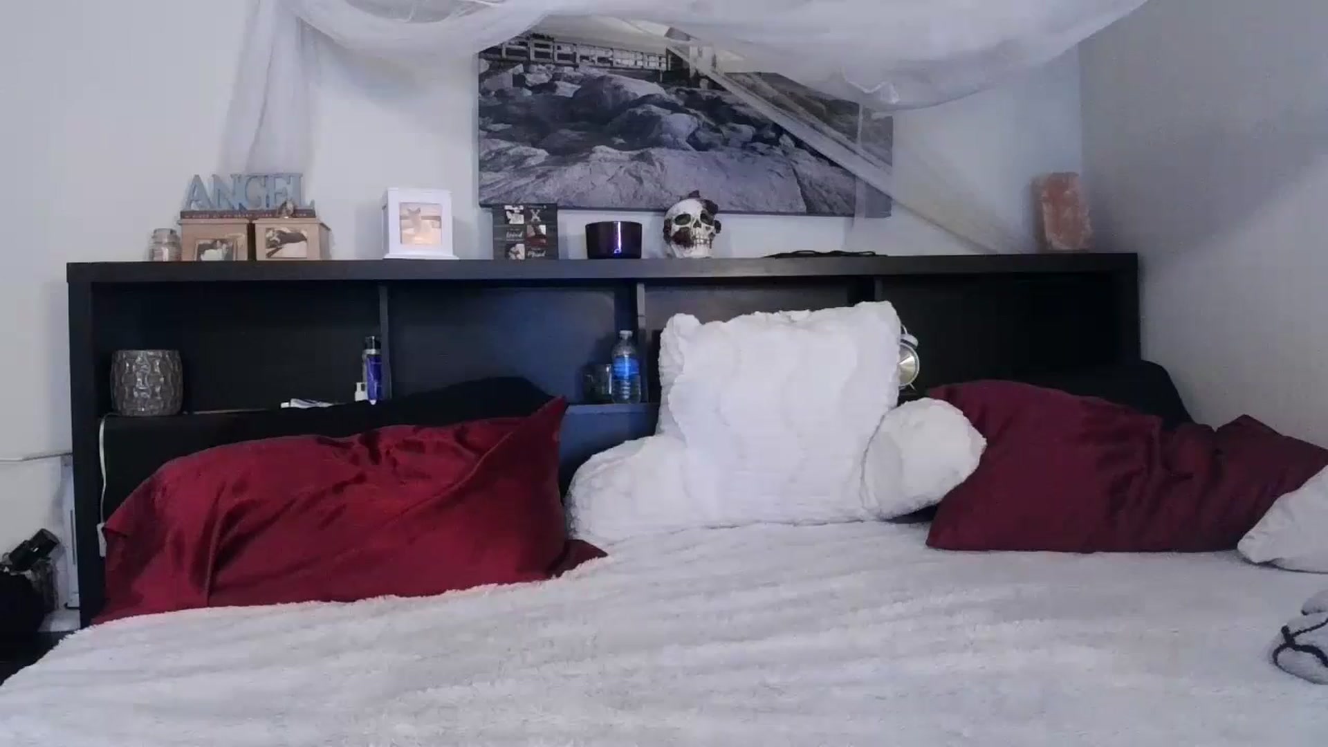 Gallery image thumbnail from CrystalLake's myfreecams stream on, 07/03/2024, 08:37 image 12 of 20