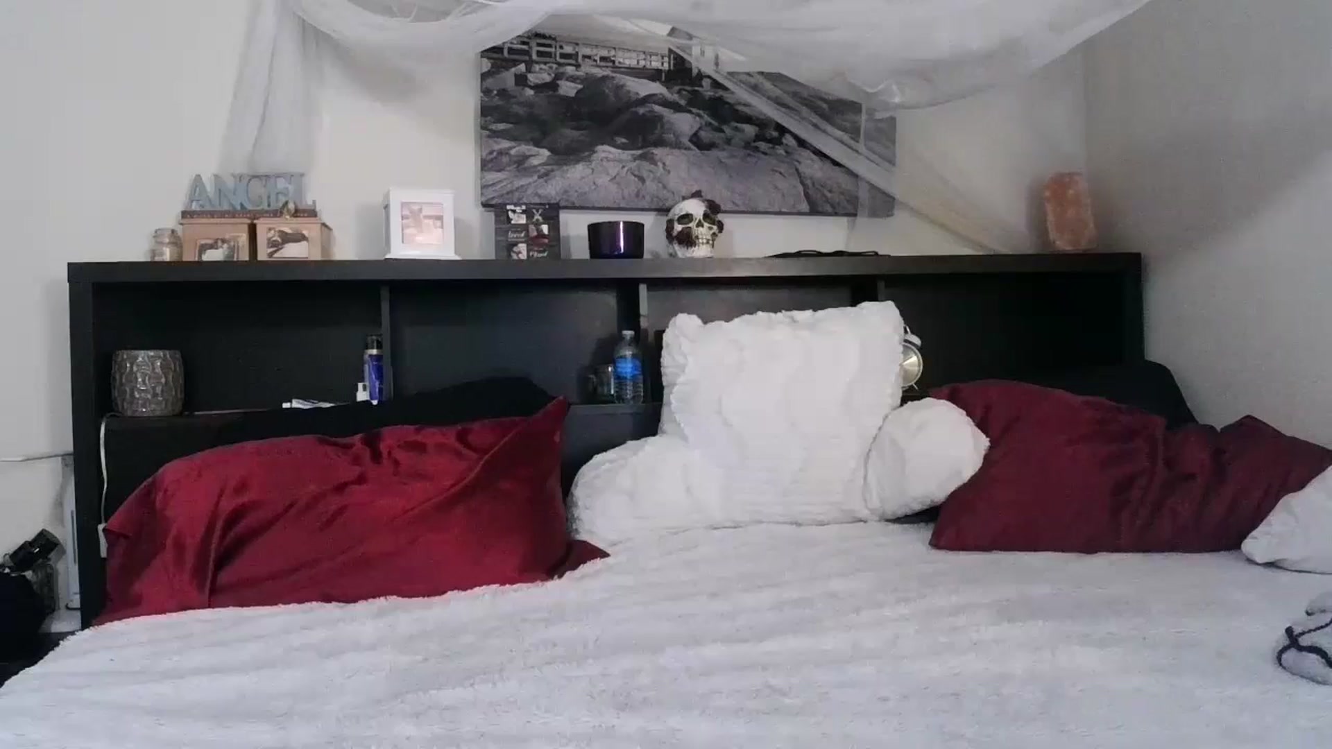 Gallery image thumbnail from CrystalLake's myfreecams stream on, 07/03/2024, 08:37 image 10 of 20