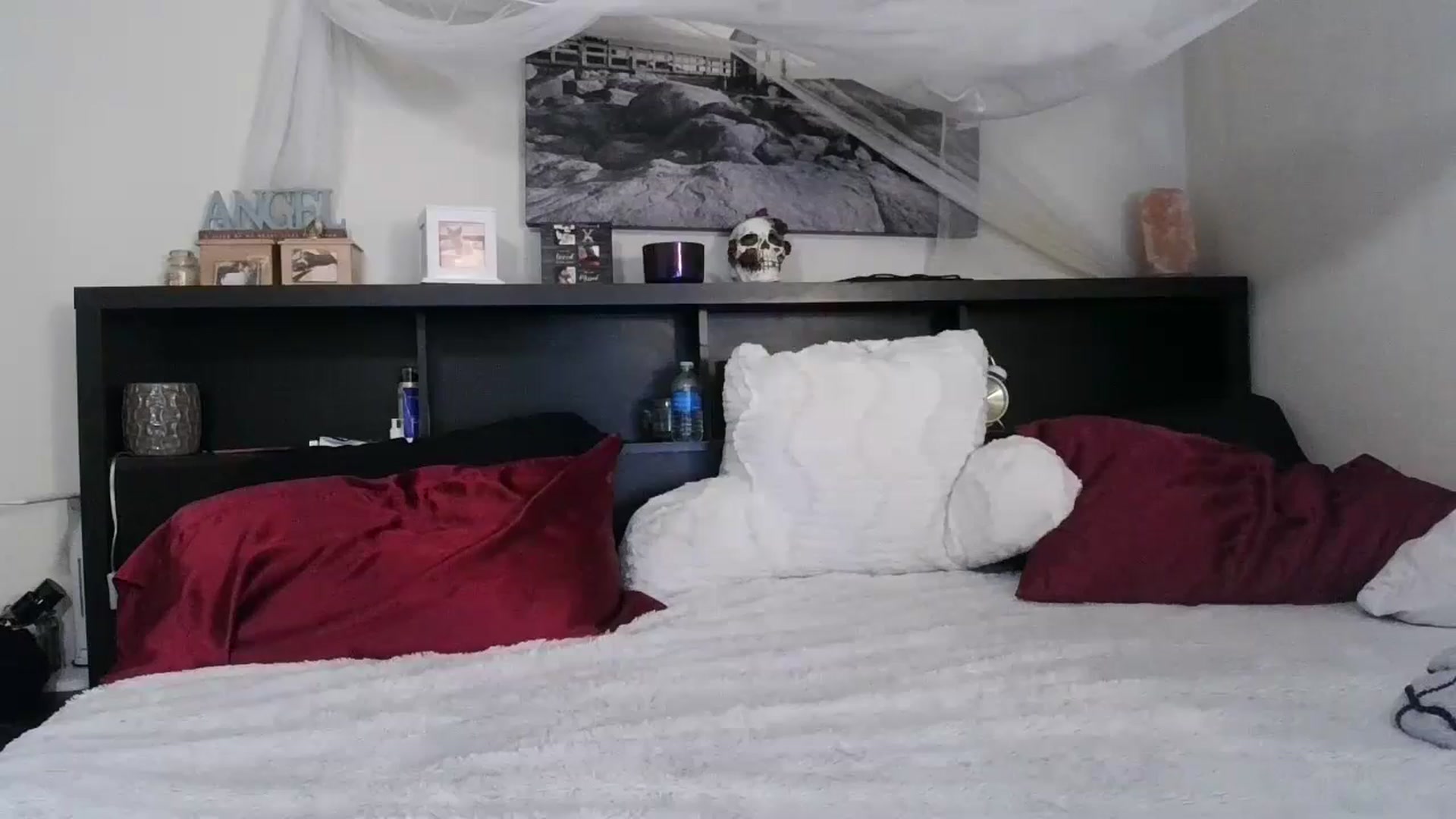 Gallery image thumbnail from CrystalLake's myfreecams stream on, 07/03/2024, 08:37 image 13 of 20