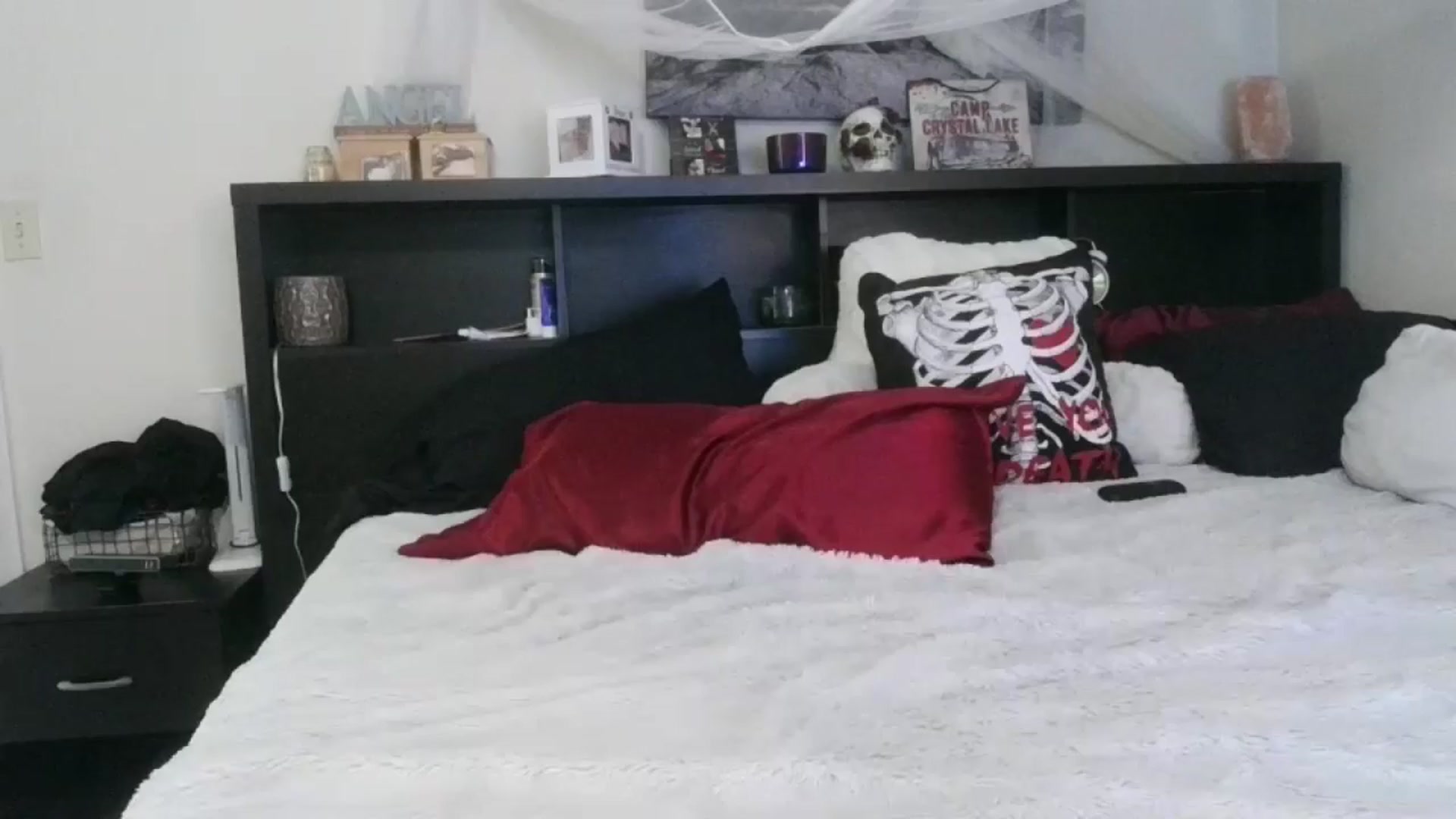 Gallery image thumbnail from CrystalLake's myfreecams stream on, 07/08/2024, 06:35 image 16 of 20