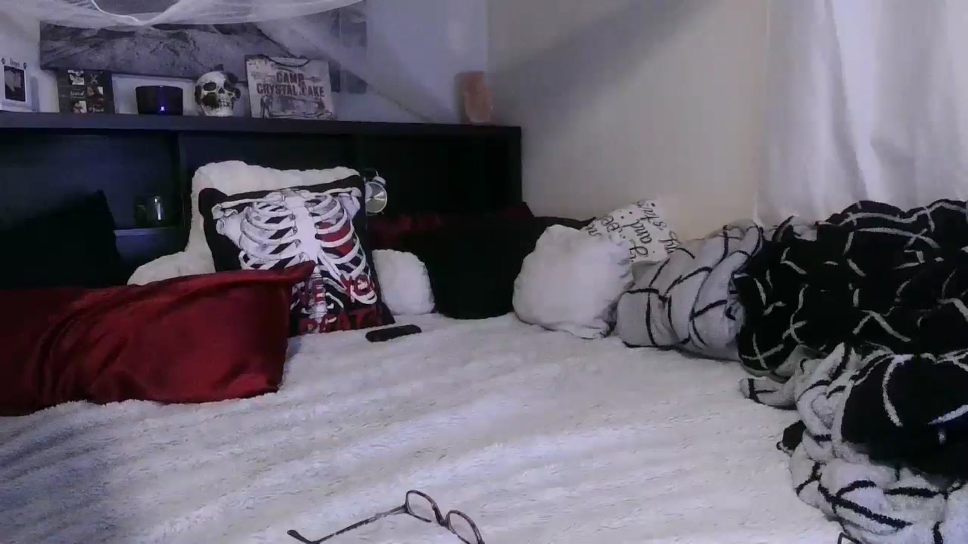 Gallery image thumbnail from CrystalLake's myfreecams stream on, 07/08/2024, 07:25 image 15 of 20