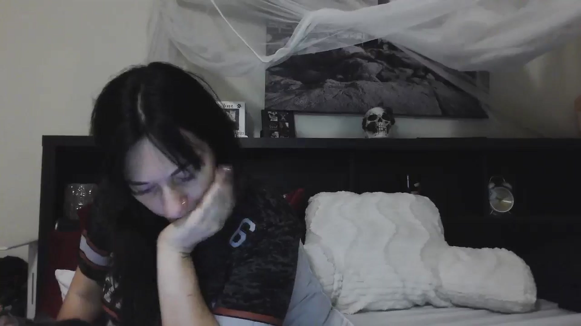 Gallery image thumbnail from CrystalLake's myfreecams stream on, 07/14/2024, 08:59 image 9 of 20