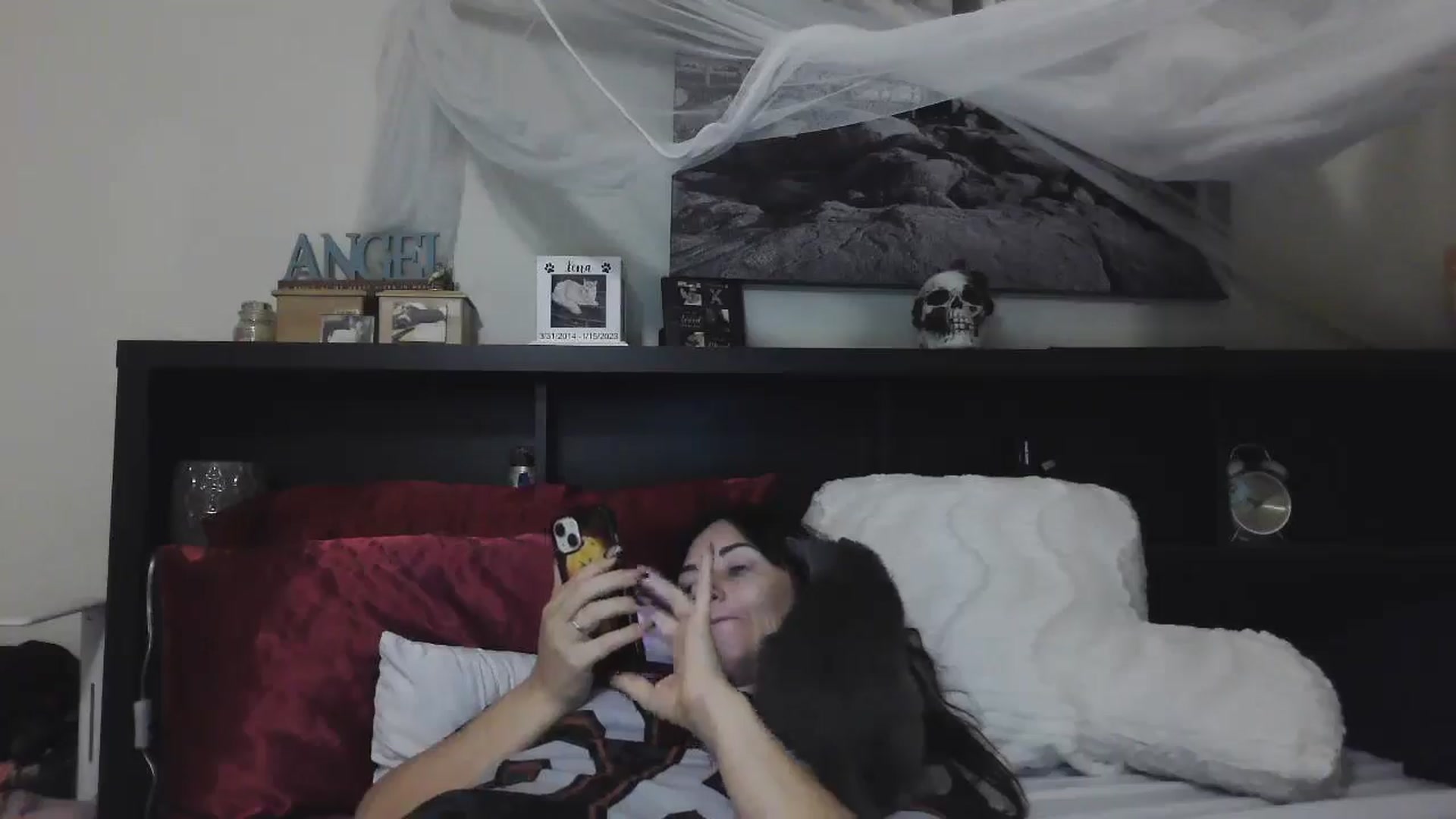 Gallery image thumbnail from CrystalLake's myfreecams stream on, 07/14/2024, 08:59 image 11 of 20