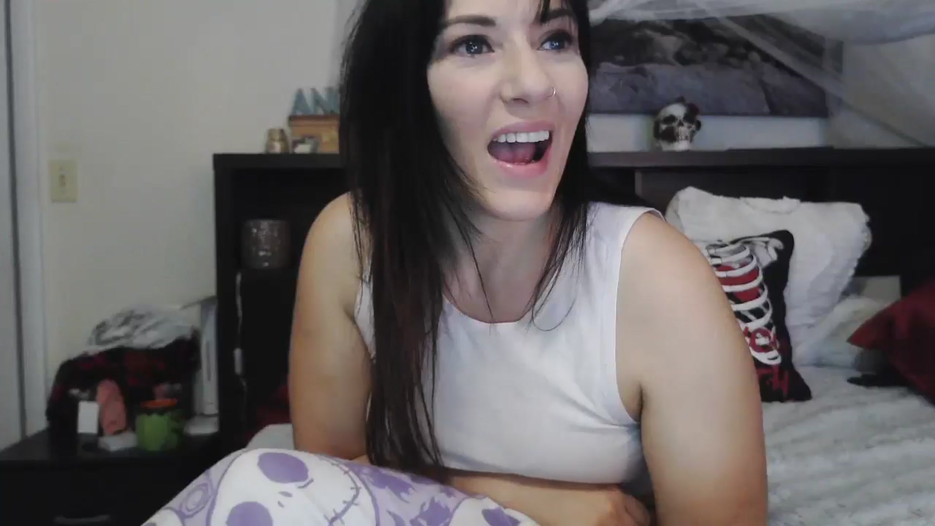 Gallery image thumbnail from CrystalLake's myfreecams stream on, 07/15/2024, 08:08 image 20 of 20