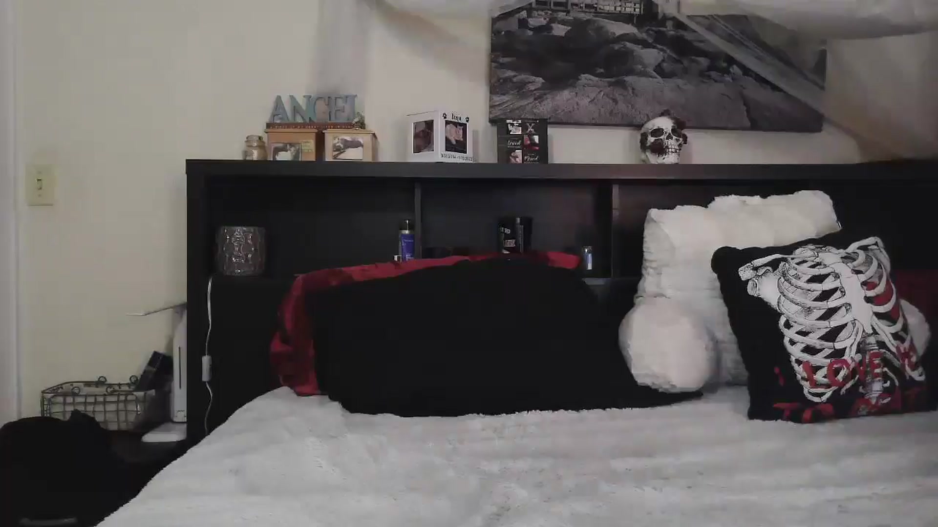 Gallery image thumbnail from CrystalLake's myfreecams stream on, 07/17/2024, 07:39 image 4 of 20
