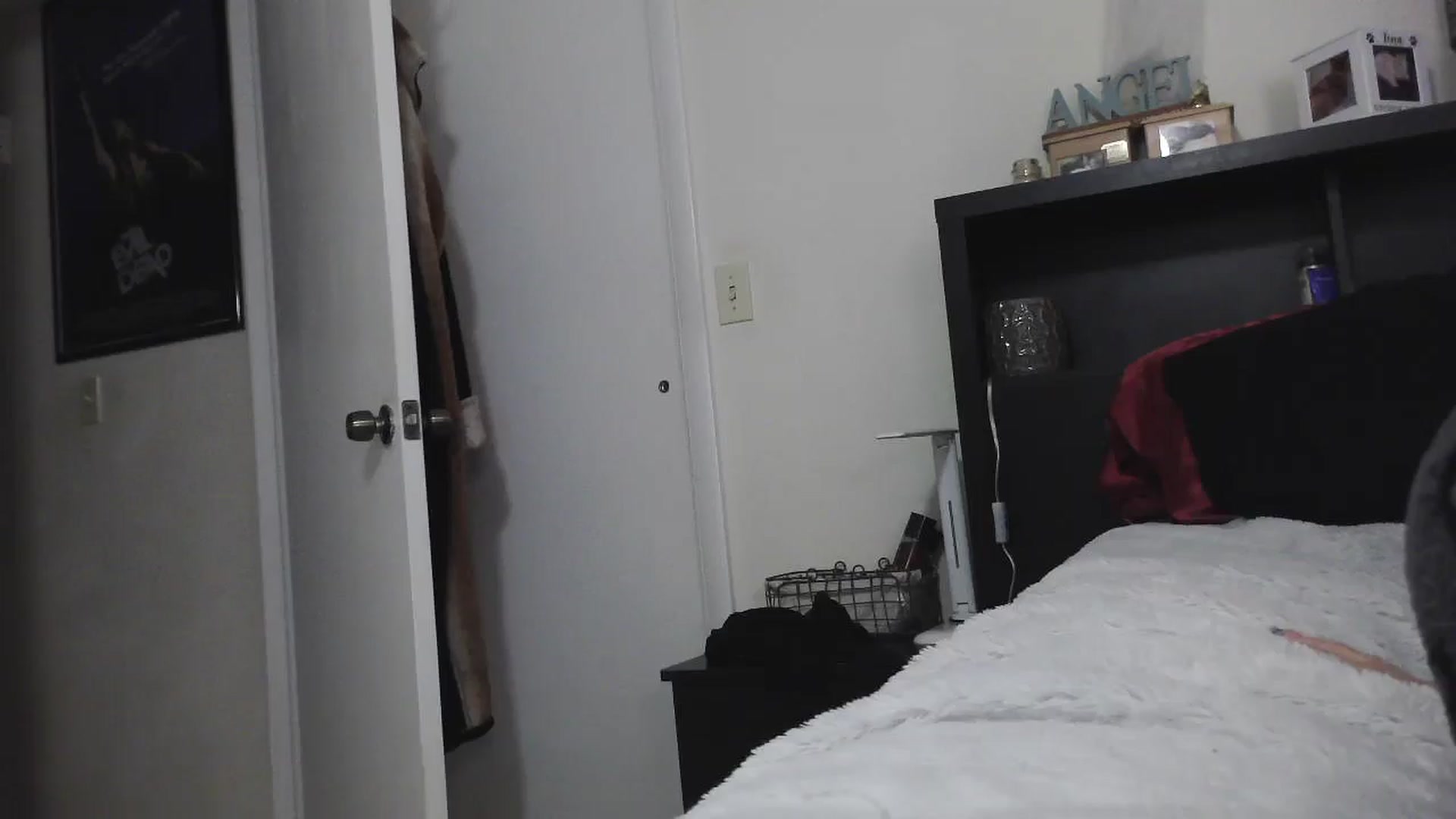 Gallery image thumbnail from CrystalLake's myfreecams stream on, 07/17/2024, 07:39 image 11 of 20