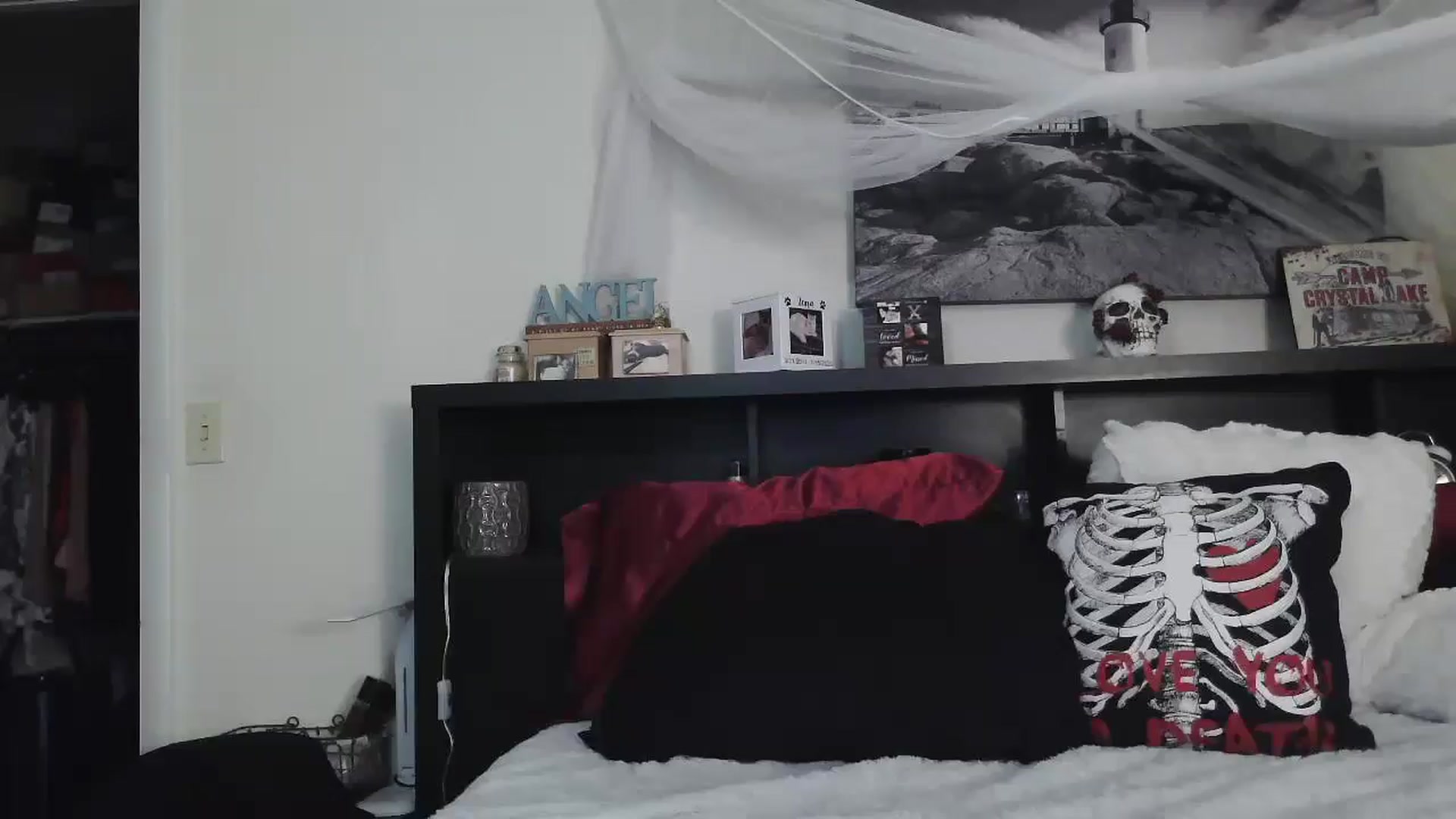 Gallery image thumbnail from CrystalLake's myfreecams stream on, 07/18/2024, 06:07 image 17 of 20