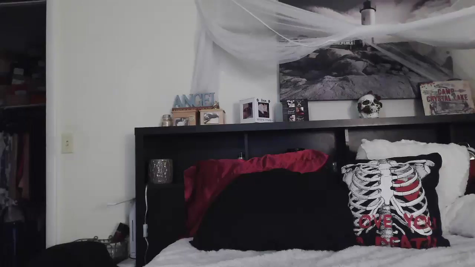 Gallery image thumbnail from CrystalLake's myfreecams stream on, 07/18/2024, 06:07 image 20 of 20