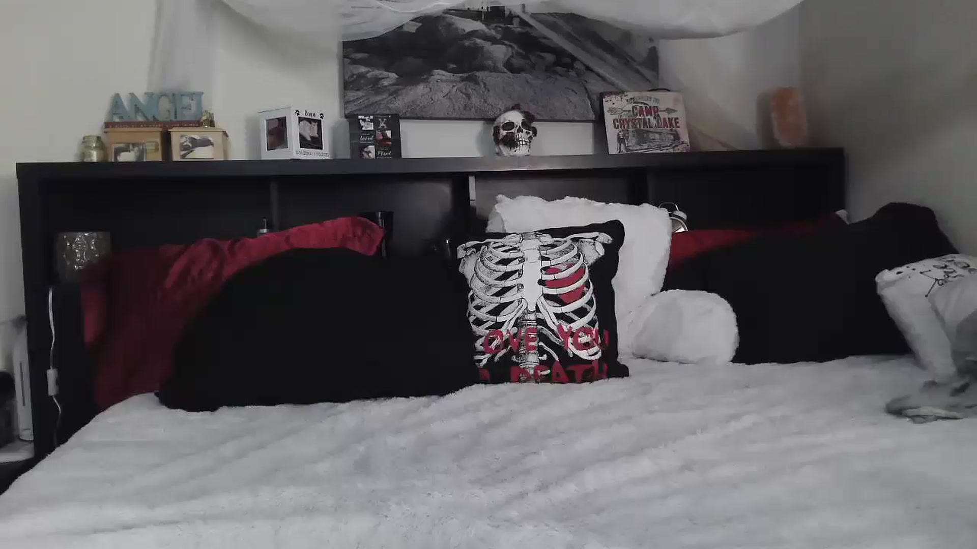 Gallery image thumbnail from CrystalLake's myfreecams stream on, 07/18/2024, 06:07 image 12 of 20