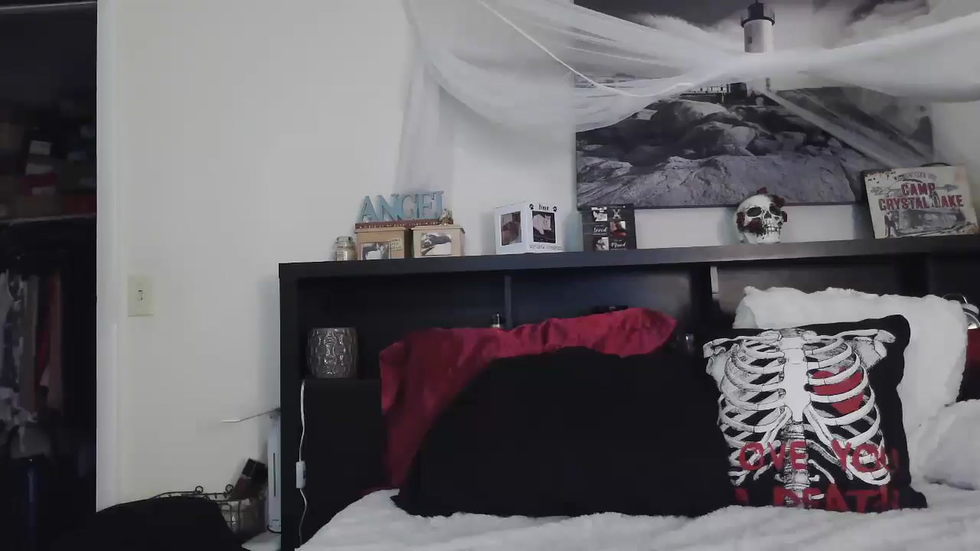 Gallery image thumbnail from CrystalLake's myfreecams stream on, 07/18/2024, 06:07 image 18 of 20