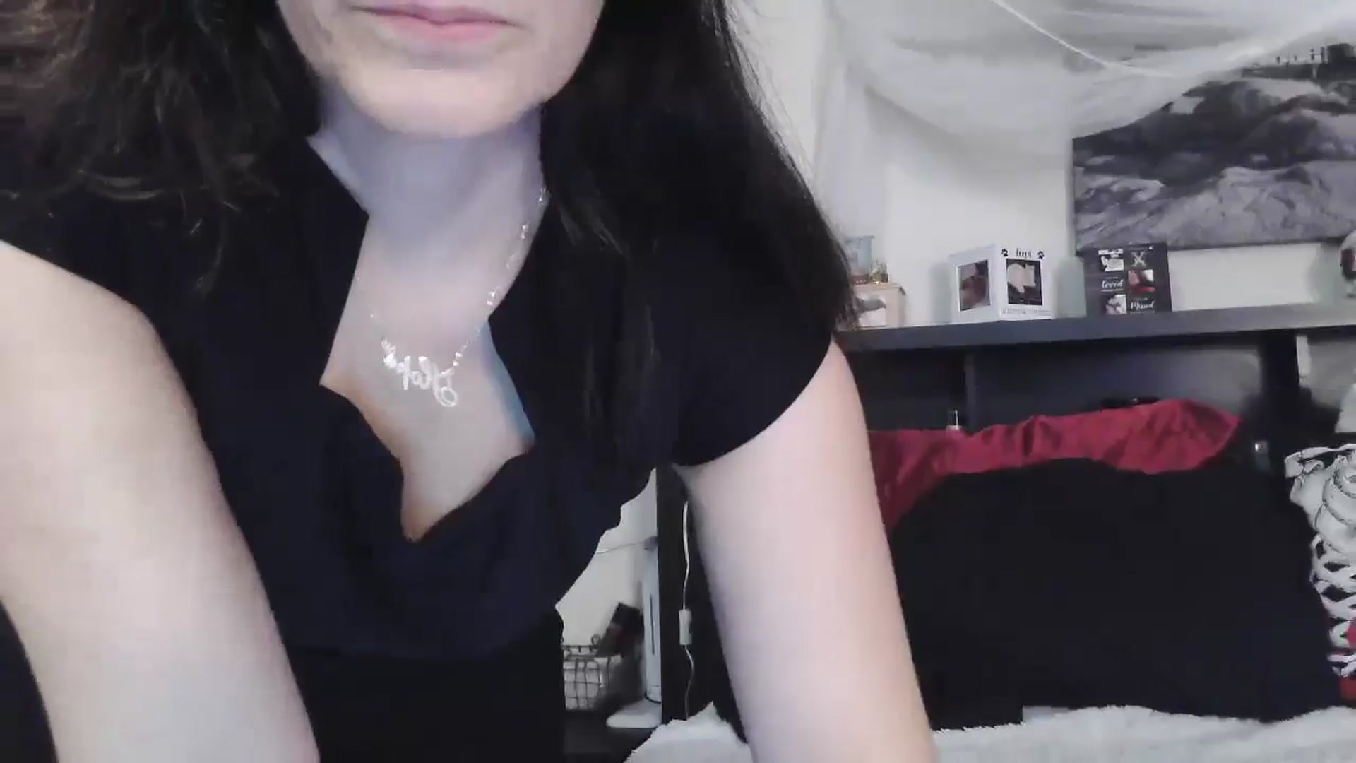 Gallery image thumbnail from CrystalLake's myfreecams stream on, 07/18/2024, 06:07 image 14 of 20