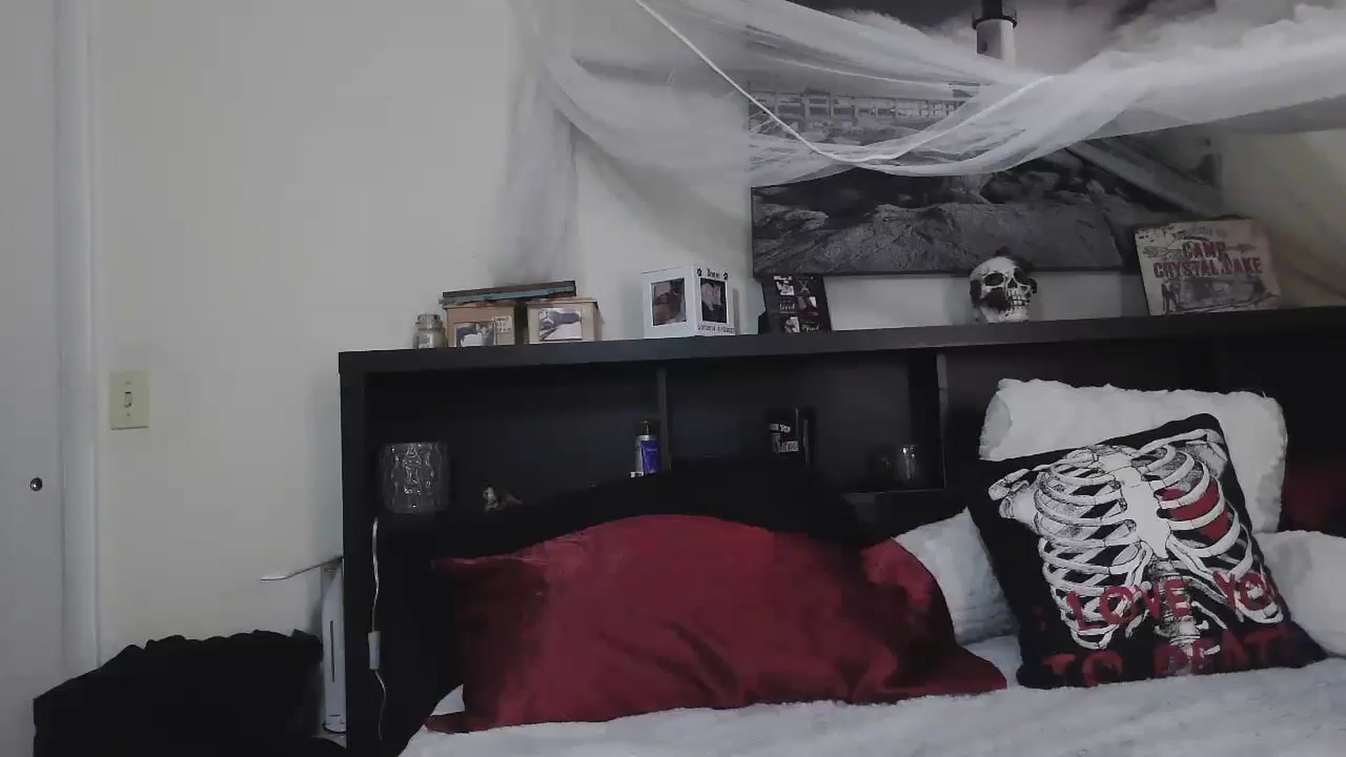 Gallery image thumbnail from CrystalLake's myfreecams stream on, 07/19/2024, 07:20 image 3 of 20