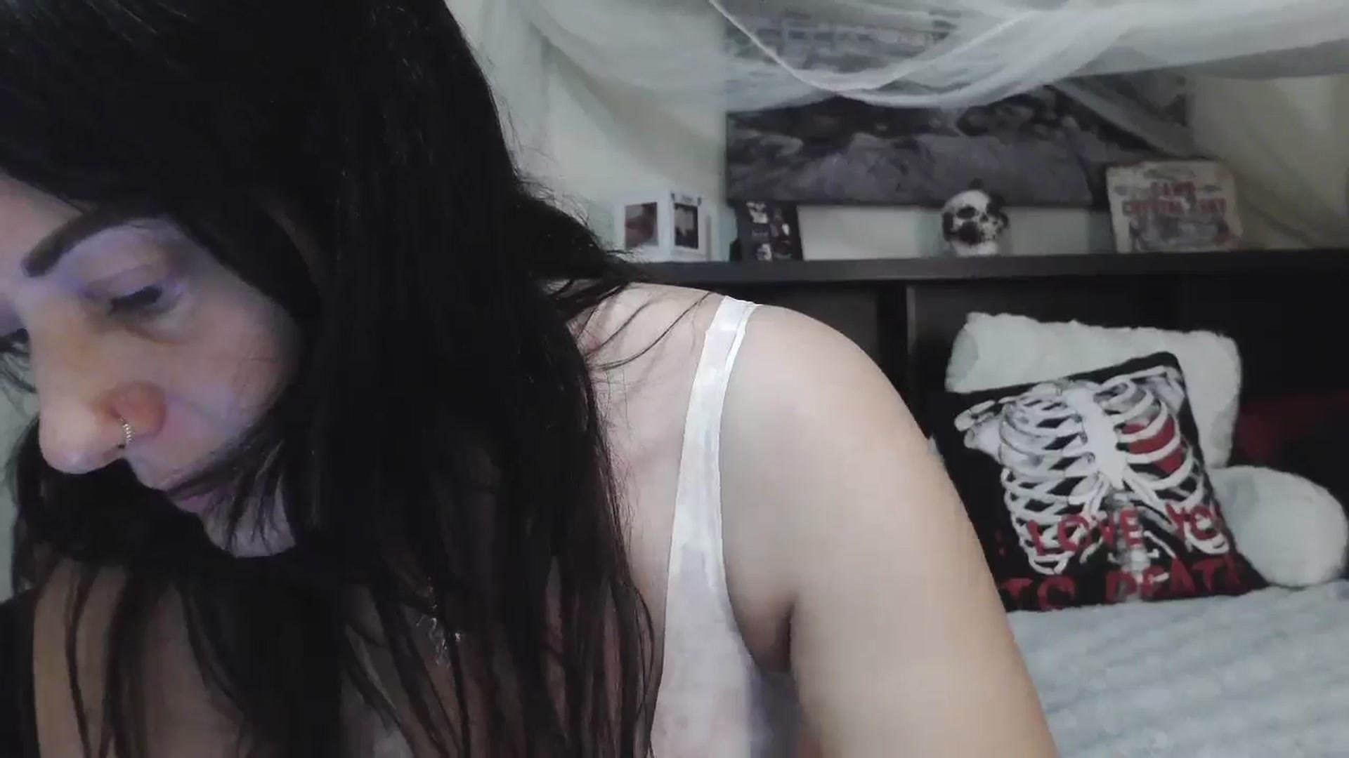 Gallery image thumbnail from CrystalLake's myfreecams stream on, 07/19/2024, 07:20 image 20 of 20