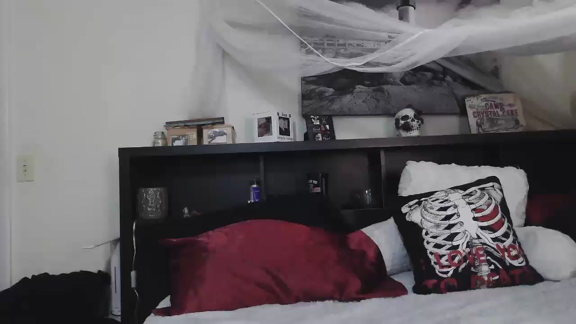 Gallery image thumbnail from CrystalLake's myfreecams stream on, 07/19/2024, 07:20 image 2 of 20