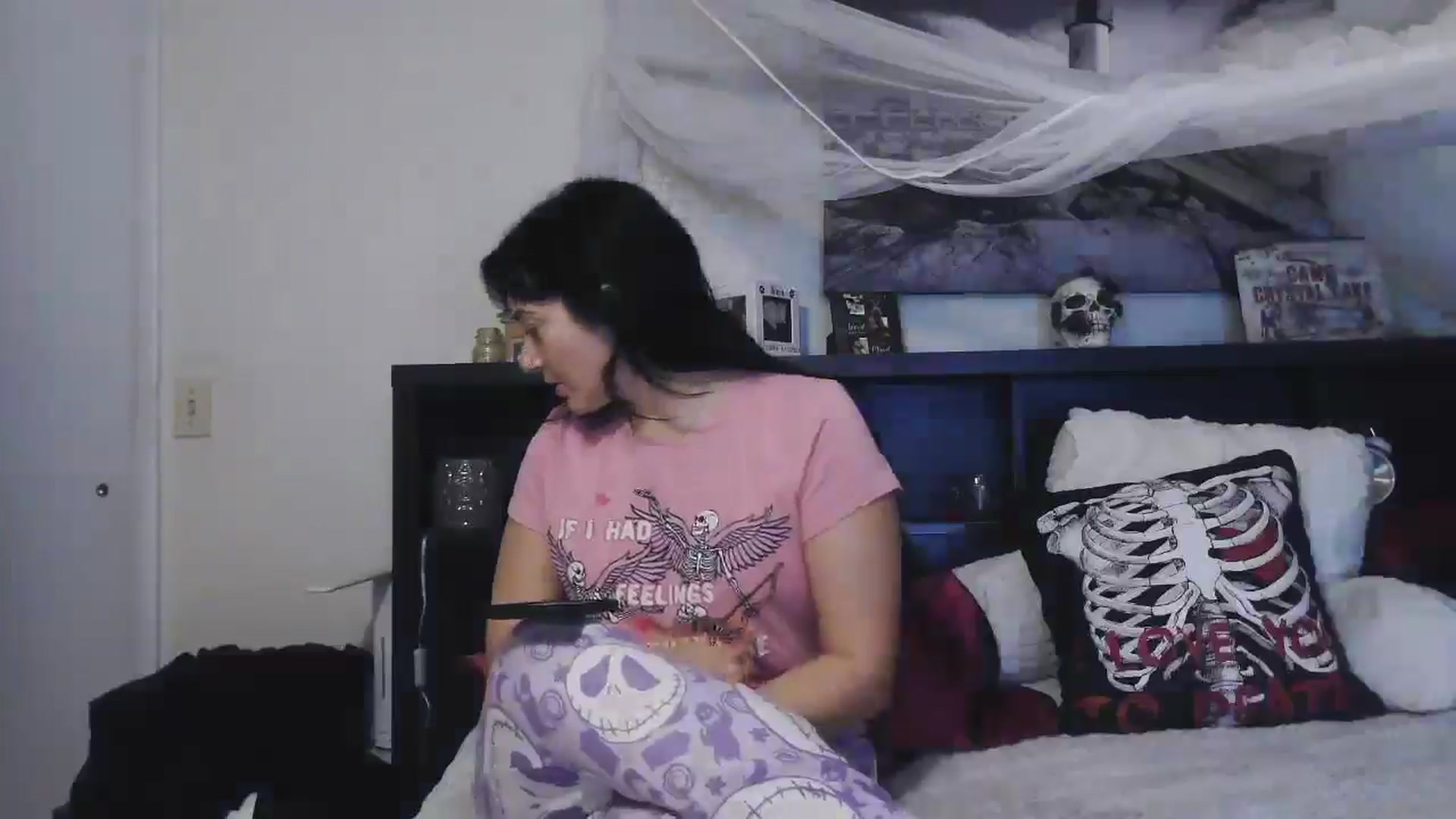 Gallery image thumbnail from CrystalLake's myfreecams stream on, 07/19/2024, 08:45 image 19 of 20