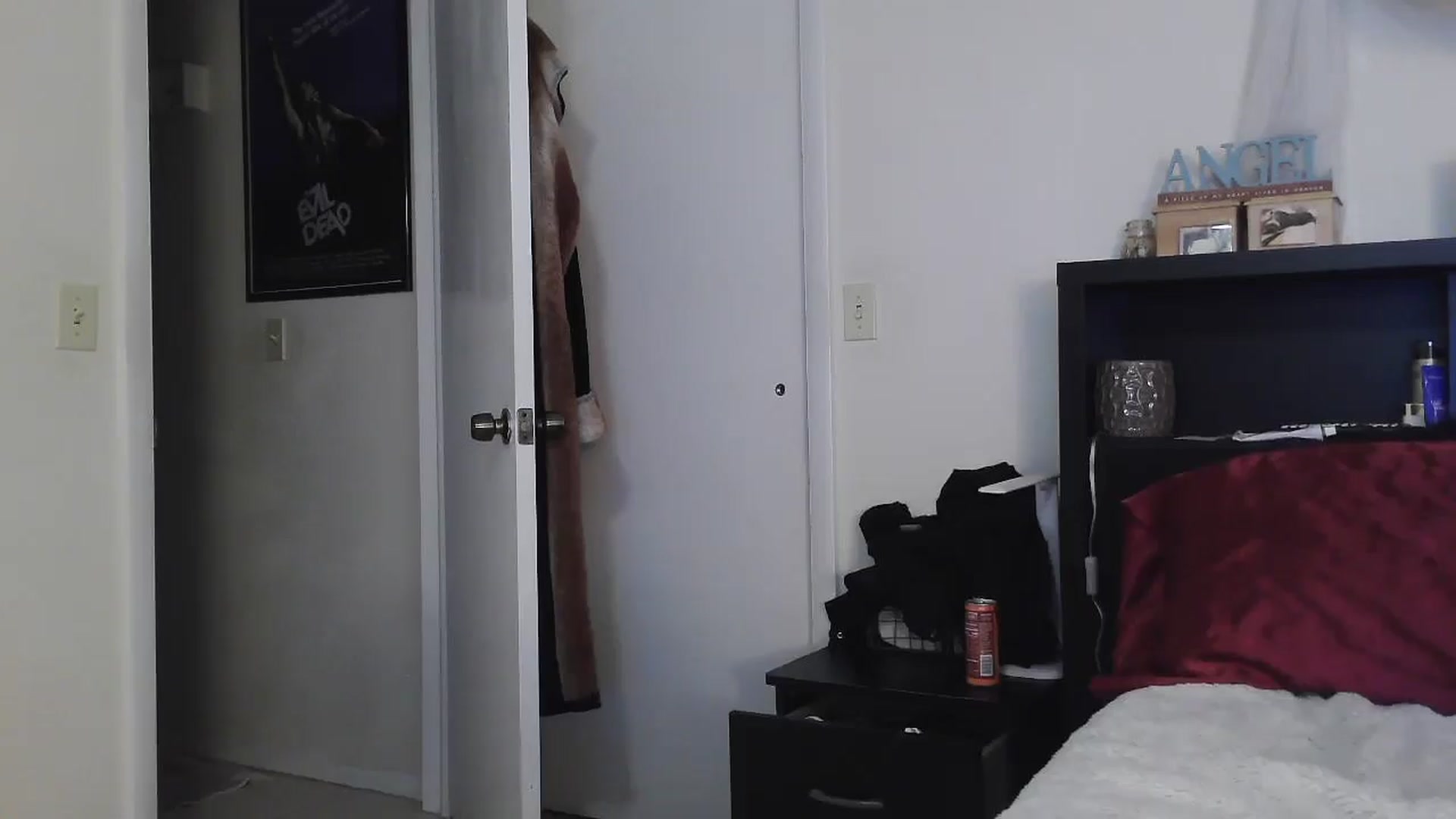 Gallery image thumbnail from CrystalLake's myfreecams stream on, 07/21/2024, 06:42 image 15 of 20