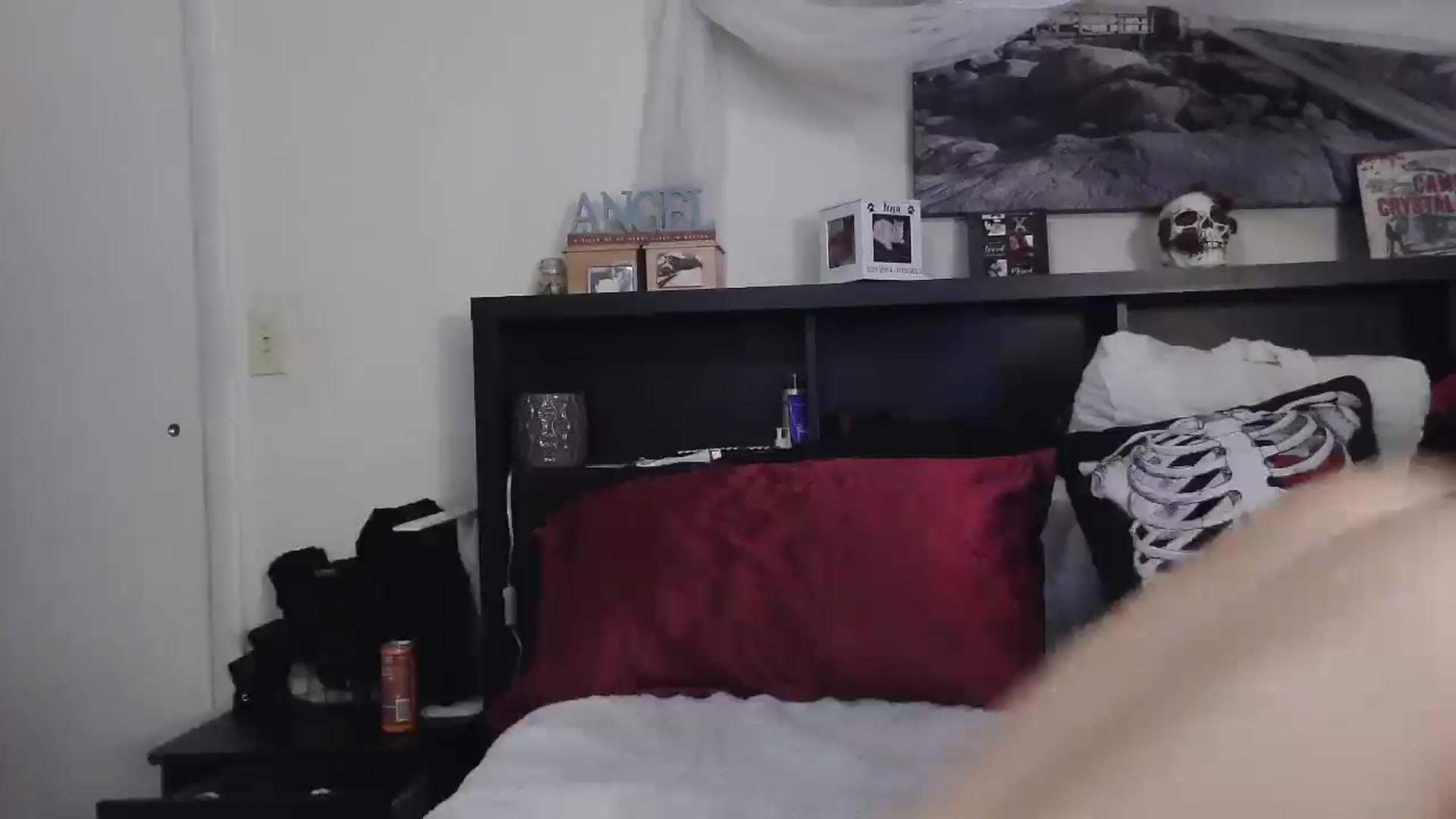 Gallery image thumbnail from CrystalLake's myfreecams stream on, 07/21/2024, 06:42 image 19 of 20