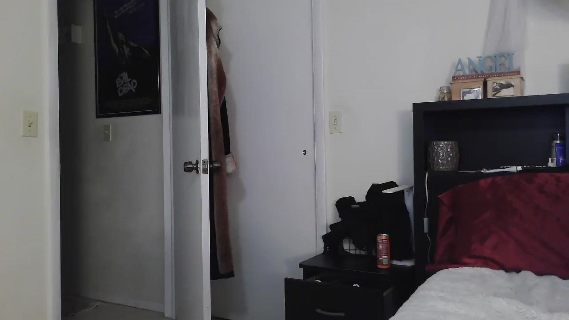 Gallery image thumbnail from CrystalLake's myfreecams stream on, 07/21/2024, 06:42 image 16 of 20