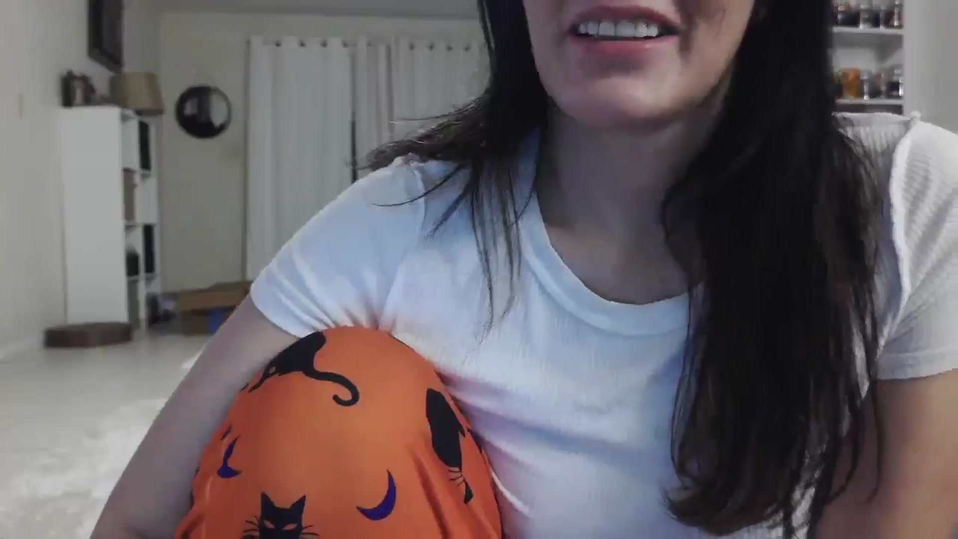 Gallery image thumbnail from CrystalLake's myfreecams stream on, 07/24/2024, 06:30 image 4 of 20