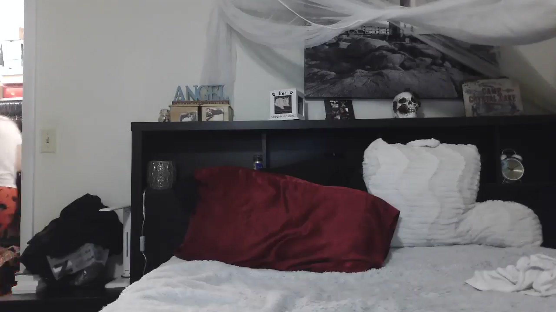 Gallery image thumbnail from CrystalLake's myfreecams stream on, 07/27/2024, 07:42 image 19 of 20