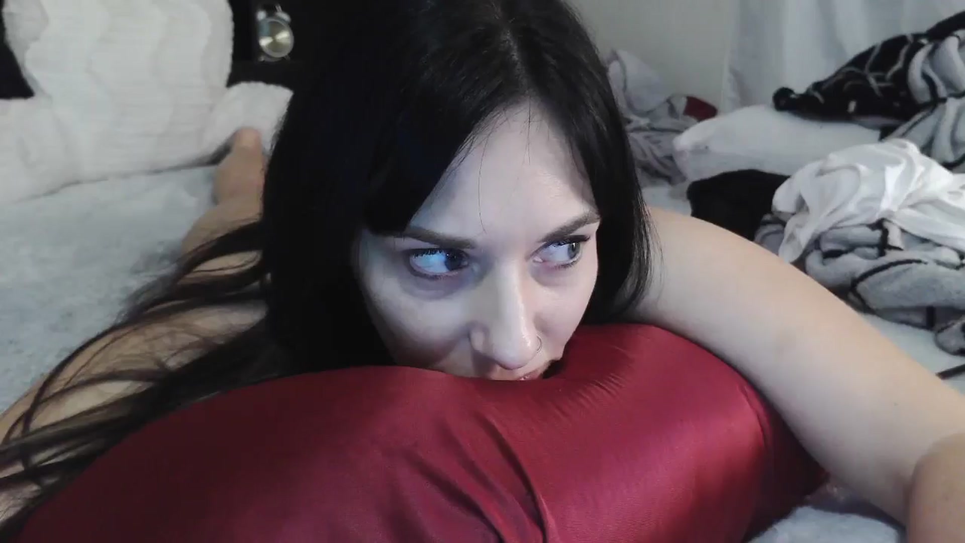 Gallery image thumbnail from CrystalLake's myfreecams stream on, 07/27/2024, 07:42 image 14 of 20