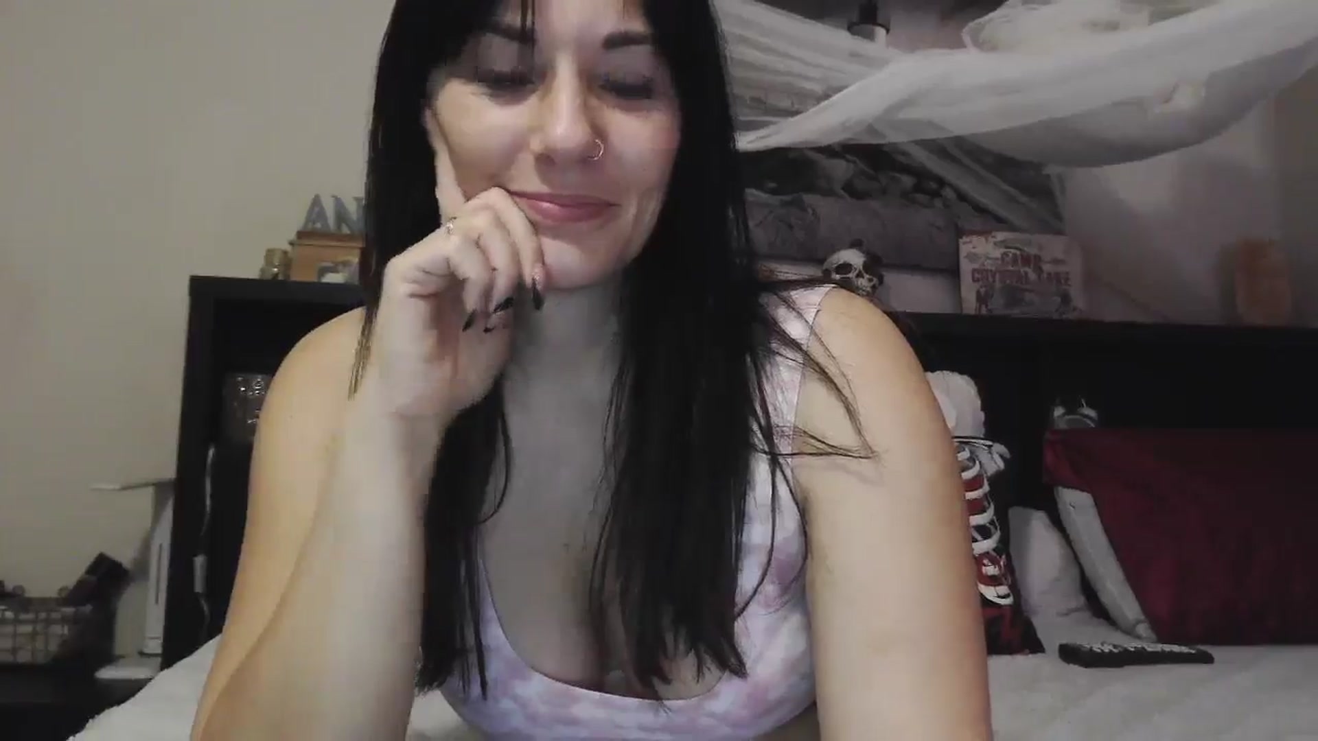 Gallery image thumbnail from CrystalLake's myfreecams stream on, 07/31/2024, 07:22 image 4 of 20