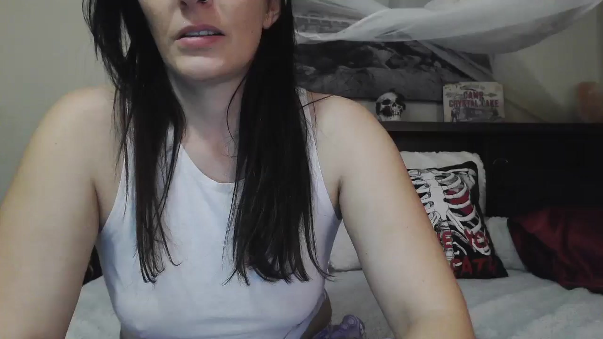 Gallery image thumbnail from CrystalLake's myfreecams stream on, 08/02/2024, 06:30 image 20 of 20