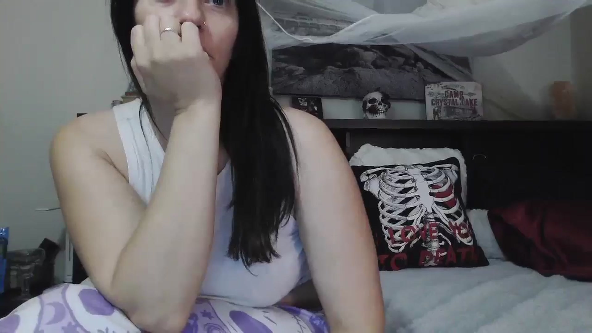 Gallery image thumbnail from CrystalLake's myfreecams stream on, 08/02/2024, 06:30 image 15 of 20