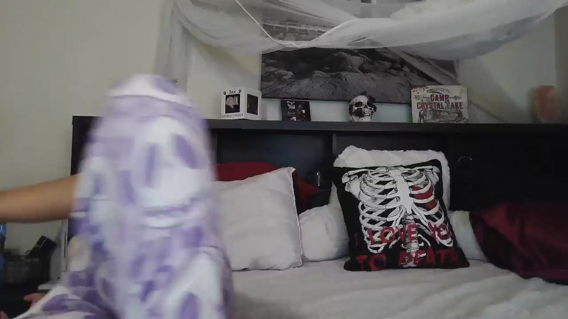 Gallery image thumbnail from CrystalLake's myfreecams stream on, 08/02/2024, 06:30 image 1 of 20