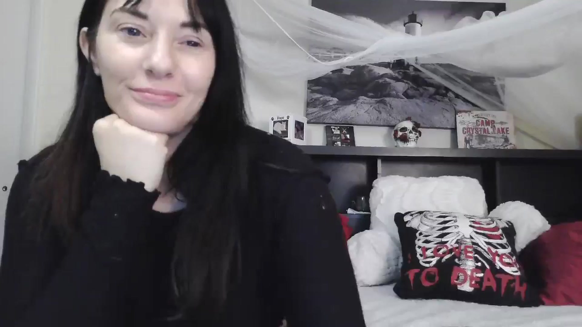 Gallery image thumbnail from CrystalLake's myfreecams stream on, 08/04/2024, 06:50 image 10 of 20