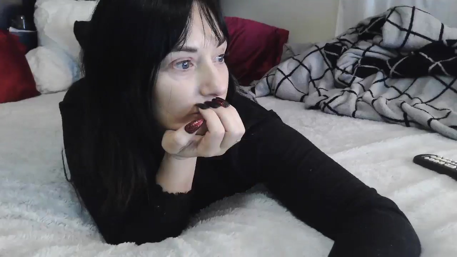 Gallery image thumbnail from CrystalLake's myfreecams stream on, 08/04/2024, 06:50 image 18 of 20